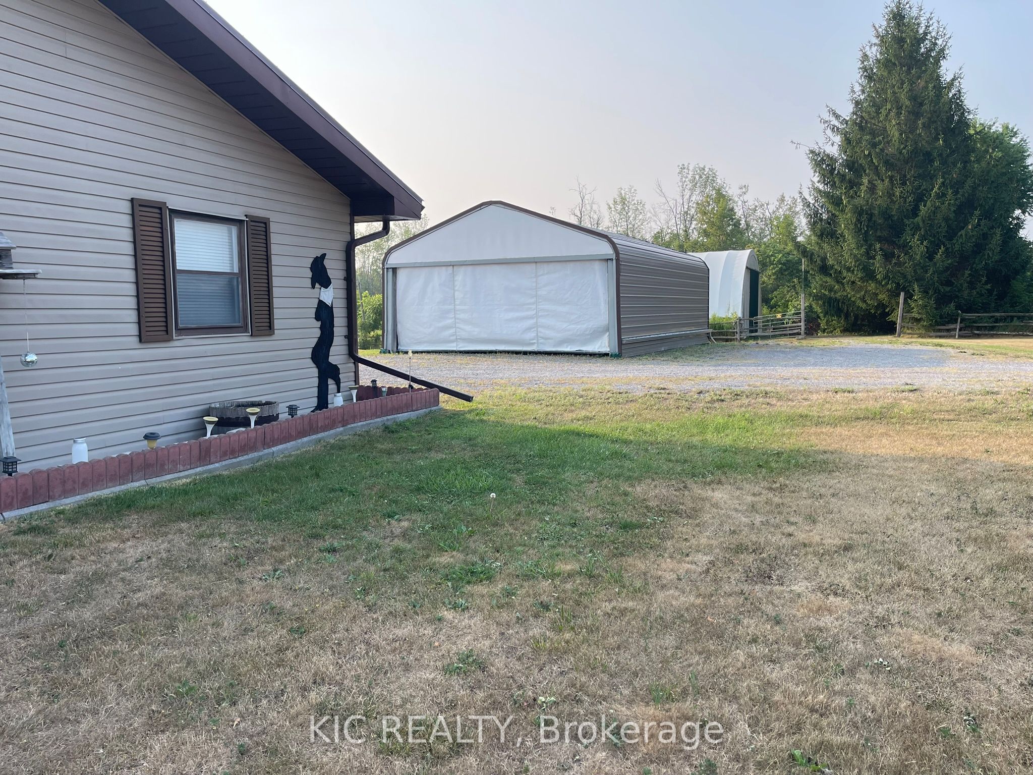 2183 Asphodel 5 Line Property Photo 2