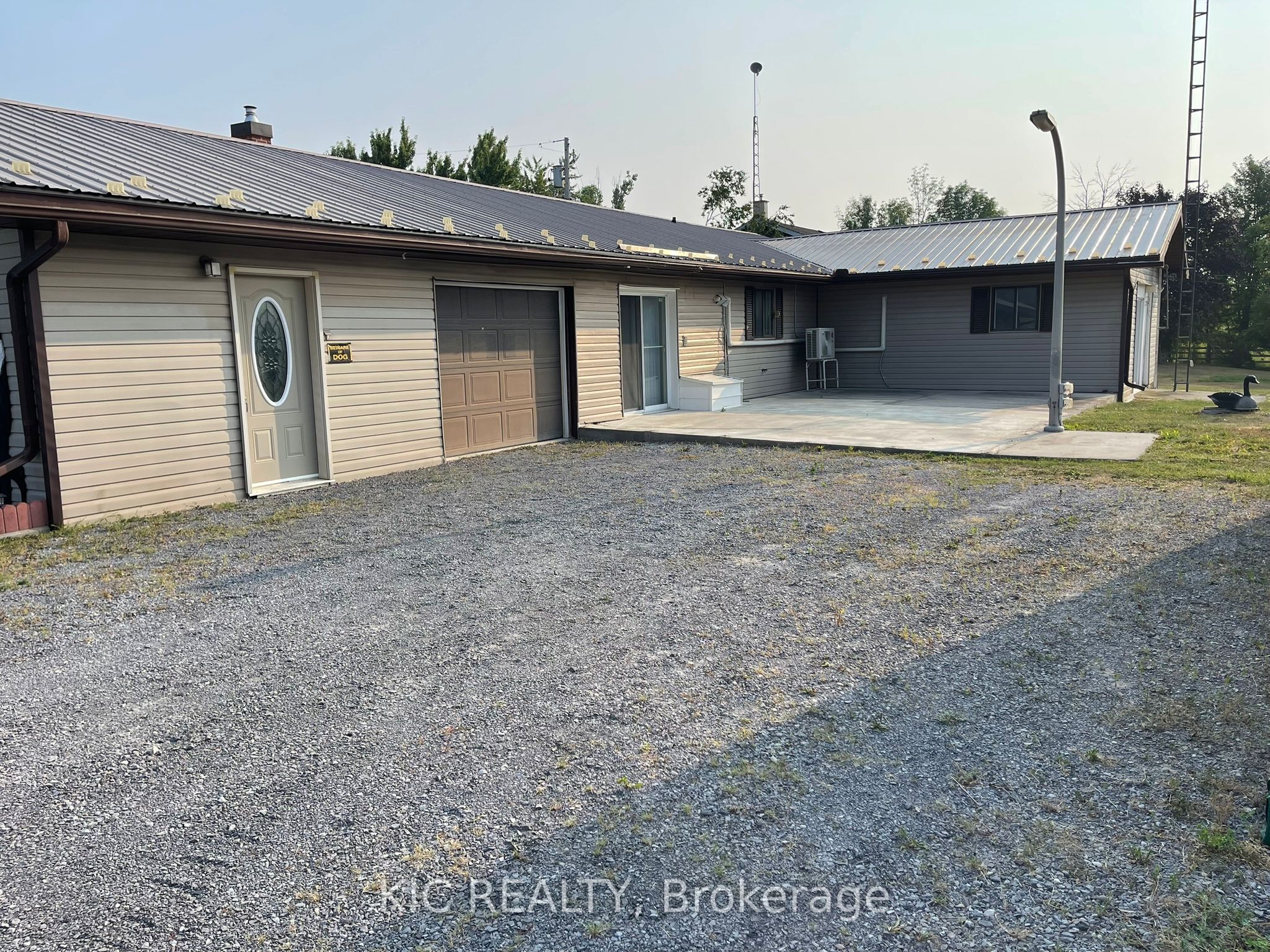 2183 Asphodel 5 Line Property Photo 8