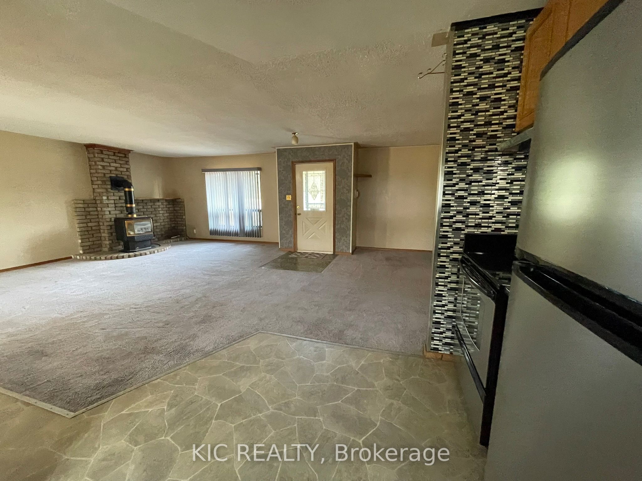 2183 Asphodel 5 Line Property Photo 32