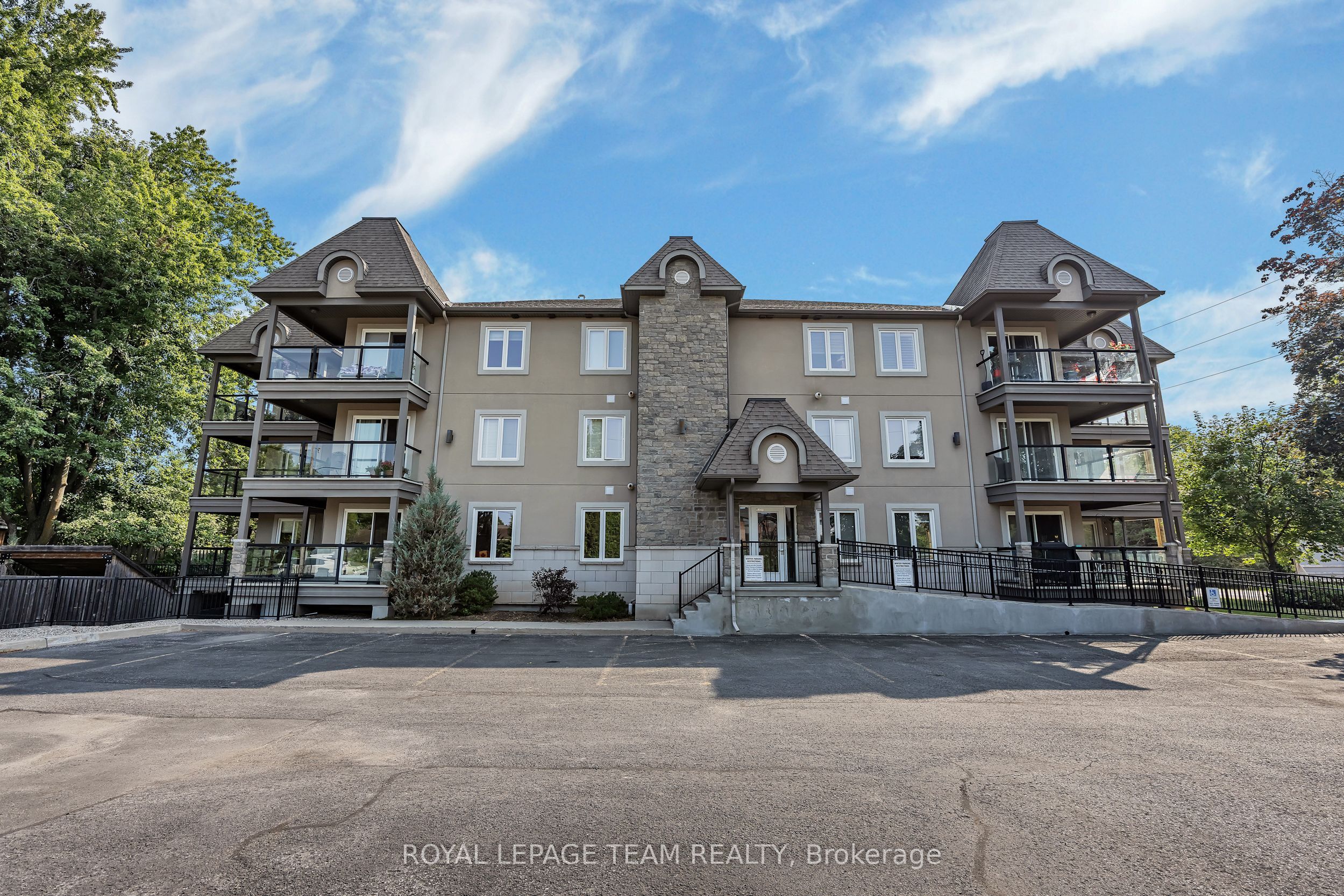 2 Warner Street 202
