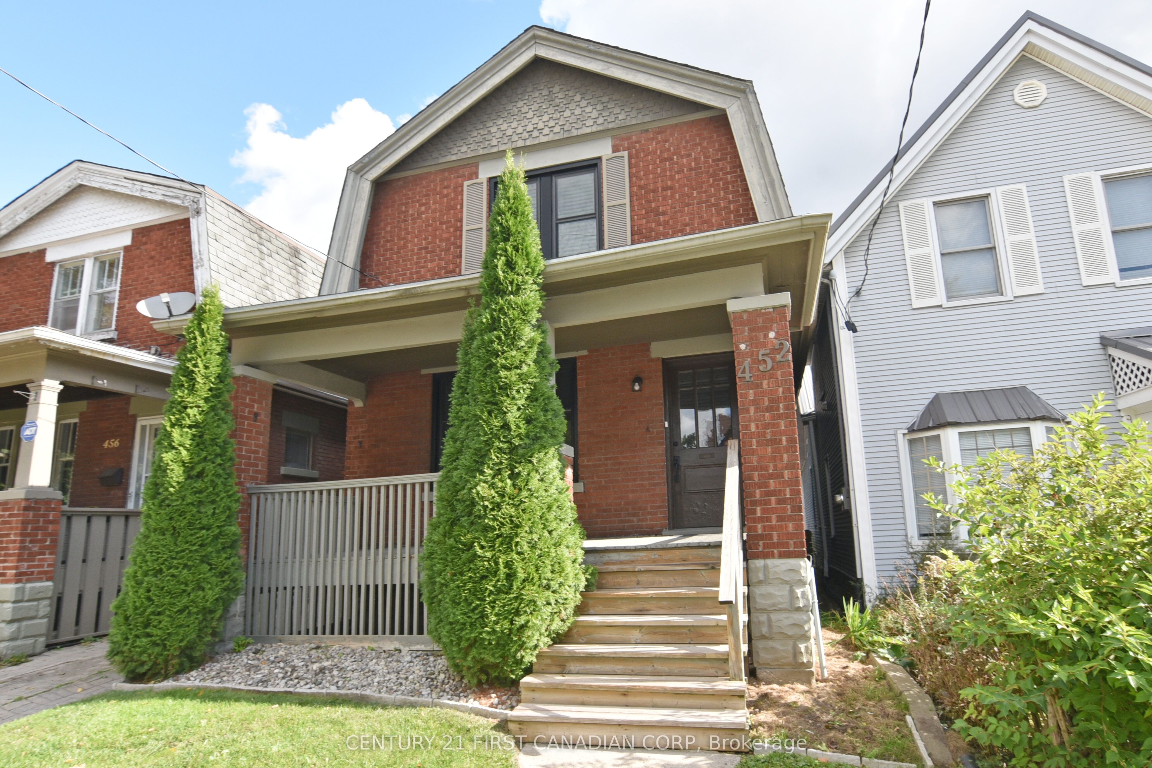 452 Charlotte St Property Photo 1