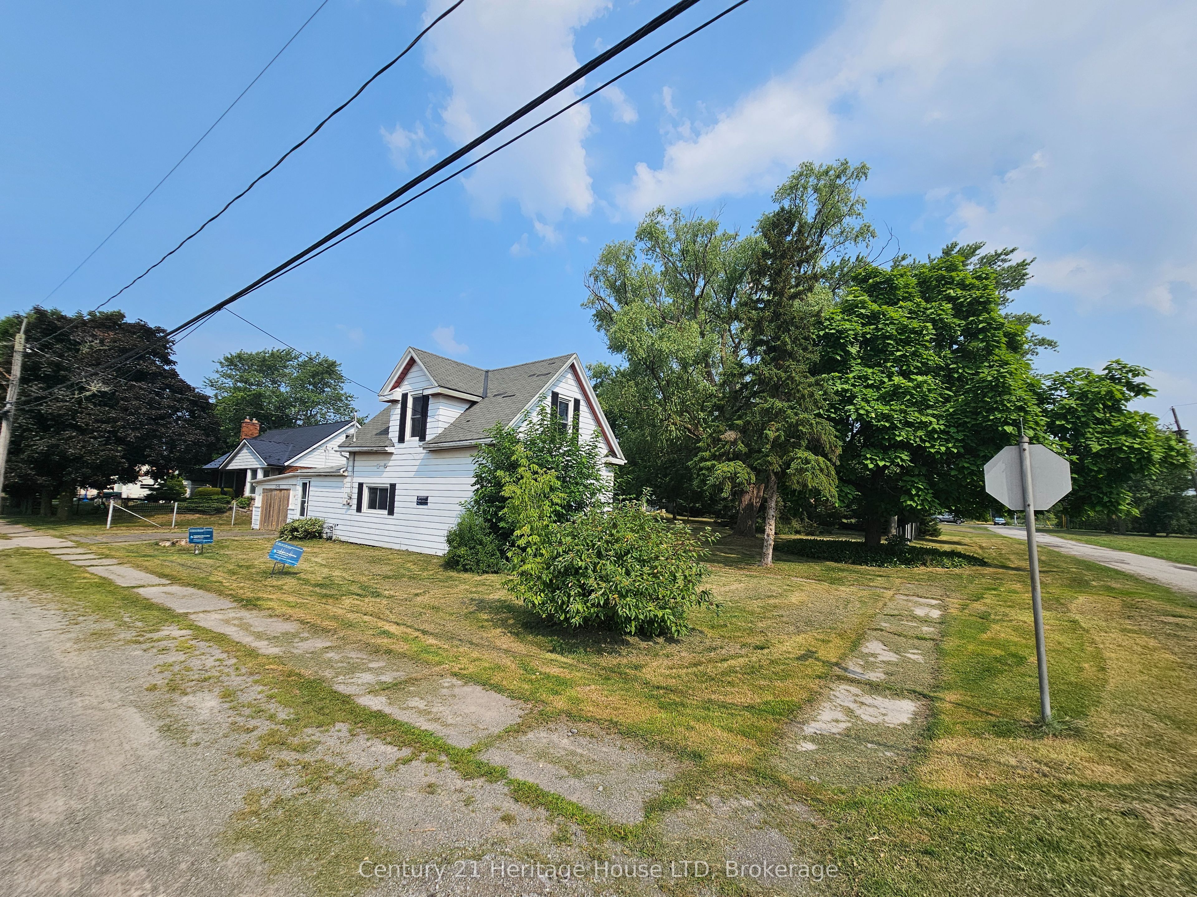 1548 Henderson St Property Photo 1