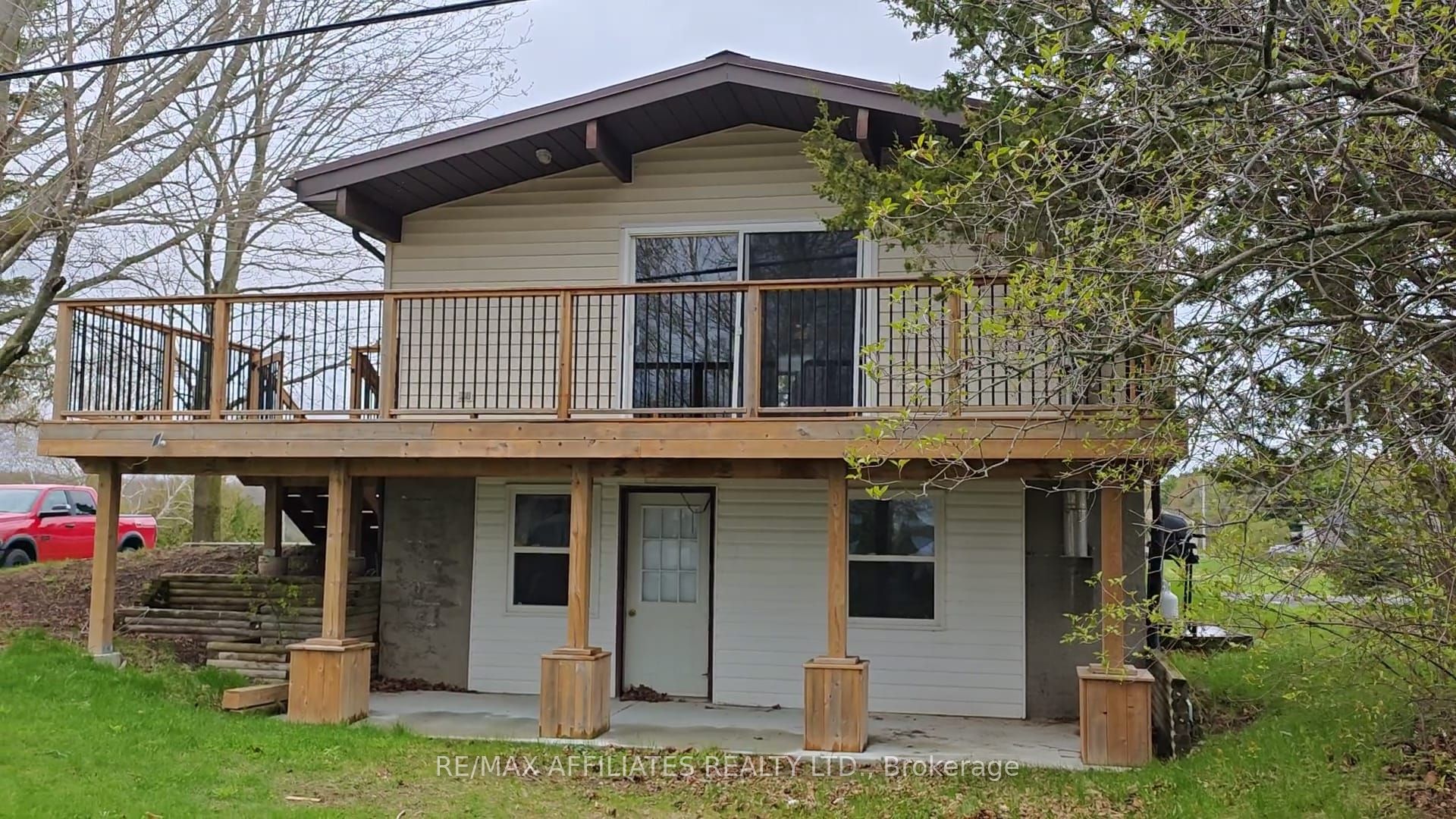96 Bayview Drive Property Photo 1