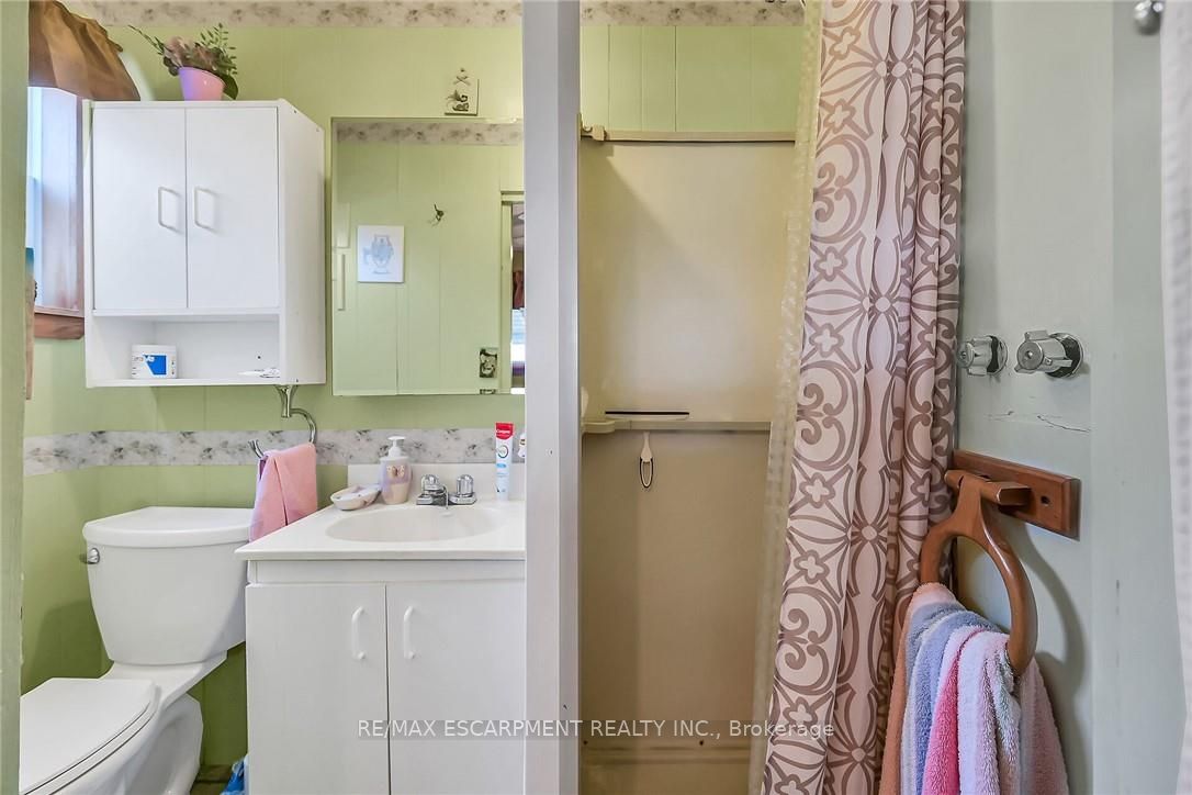 86 Lakeshore Road Property Photo 16