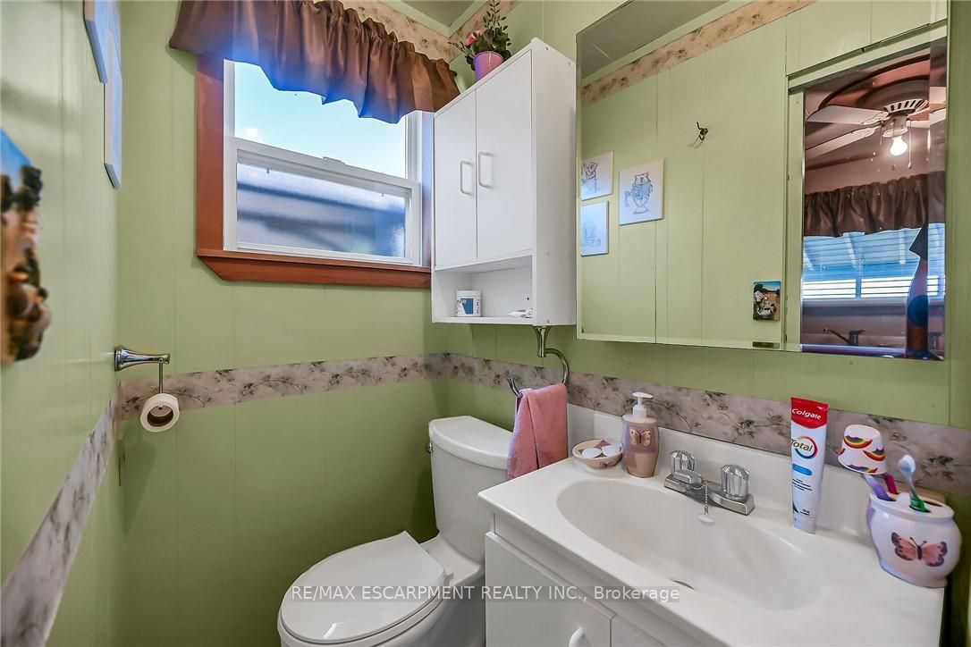 86 Lakeshore Road Property Photo 17