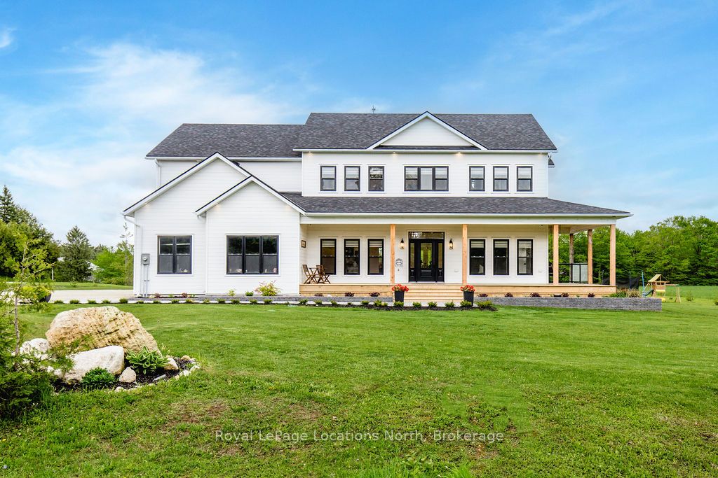 595366 4th Line Property Photo 1