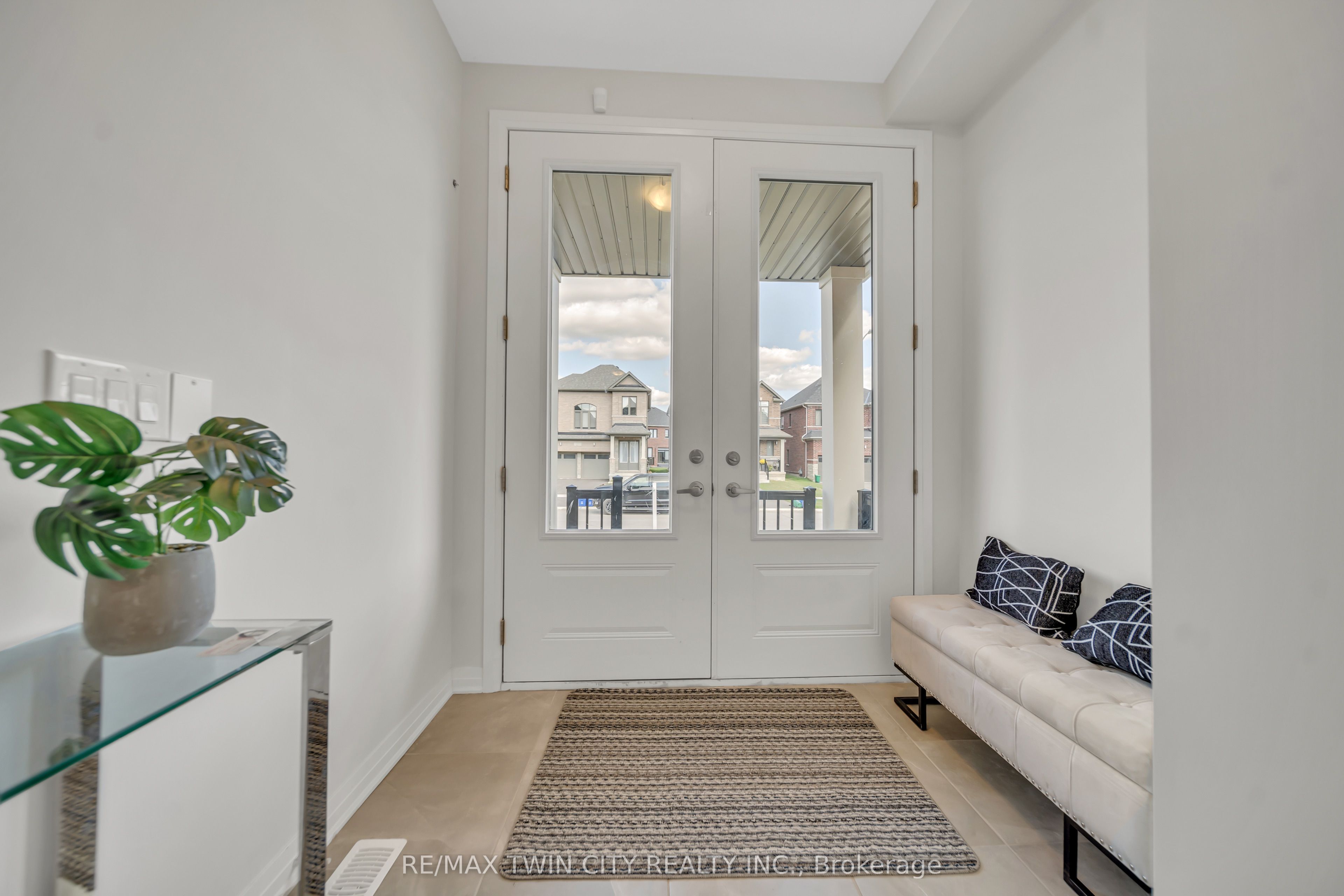 22 Prince Philip Boulevard Property Photo 7