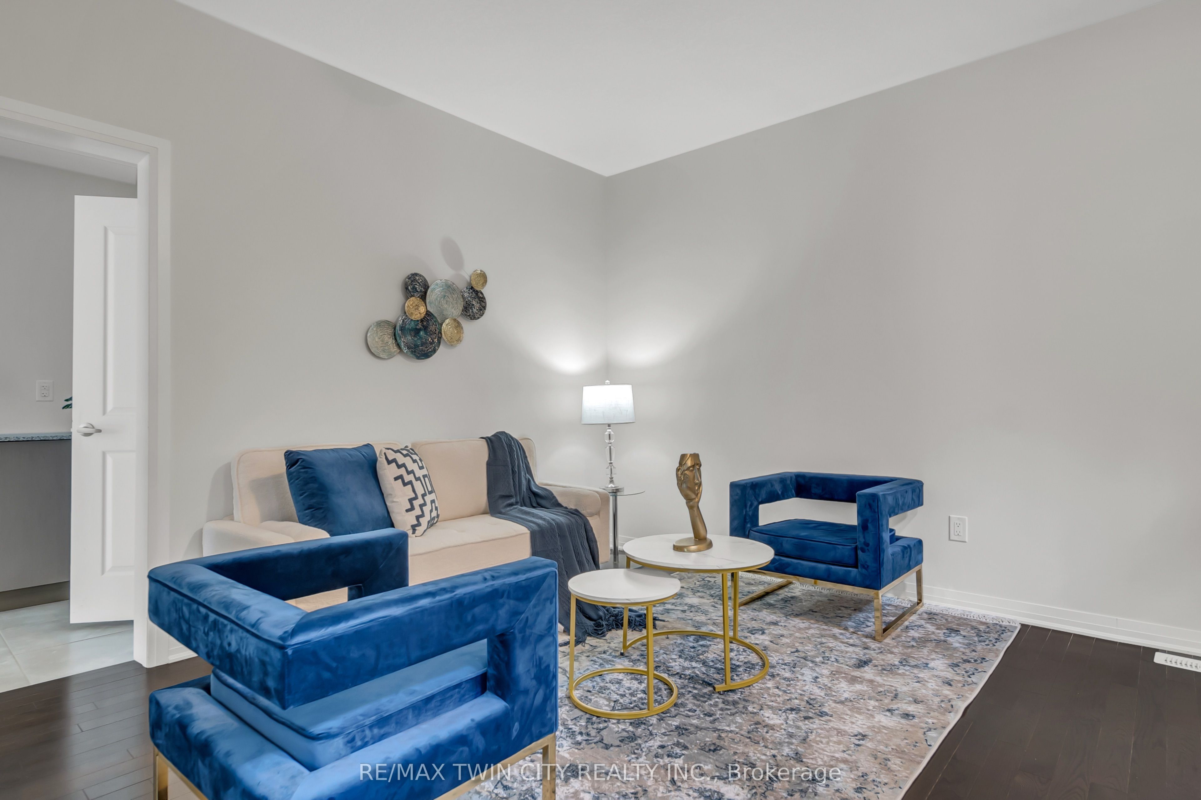 22 Prince Philip Boulevard Property Photo 8