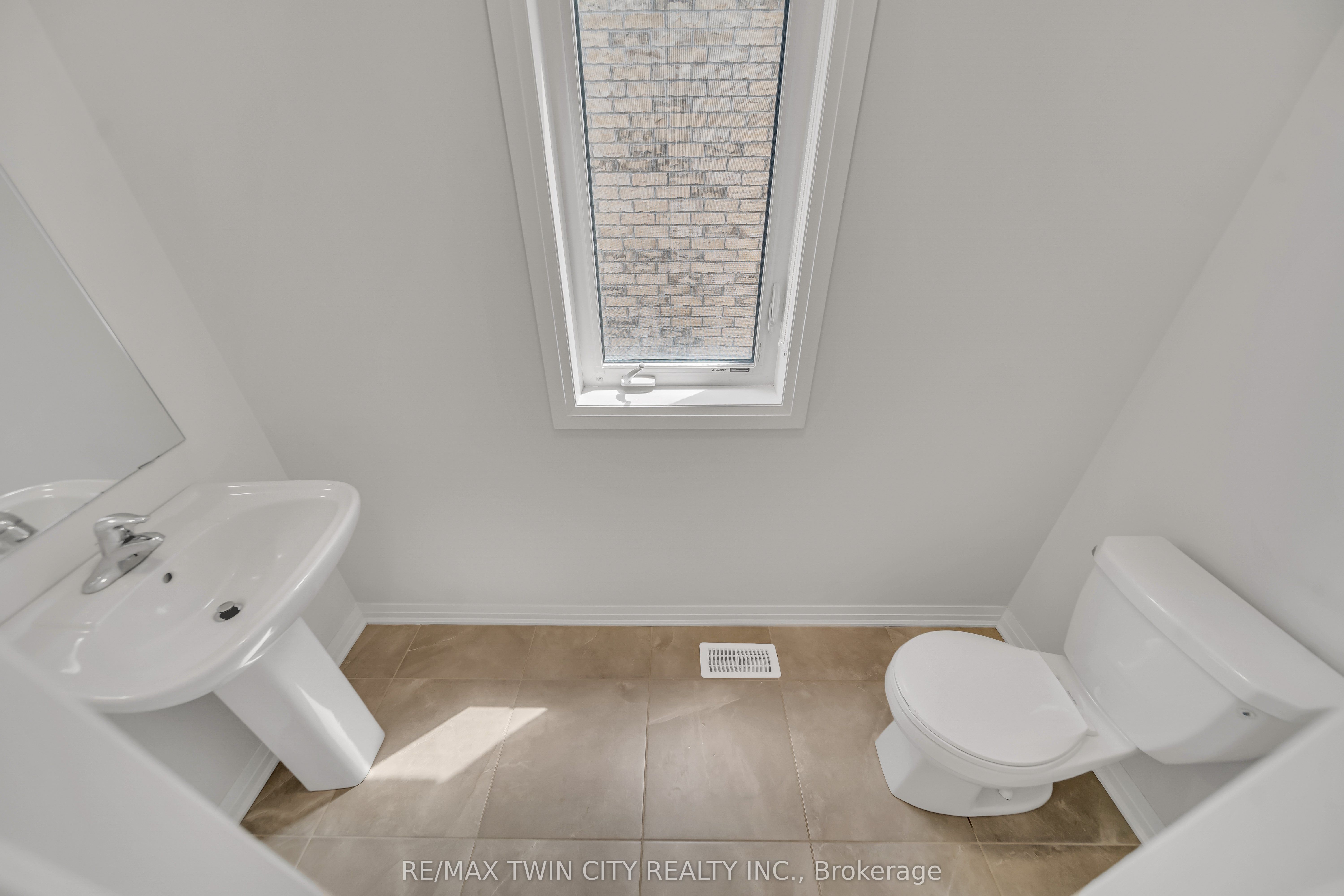 22 Prince Philip Boulevard Property Photo 20