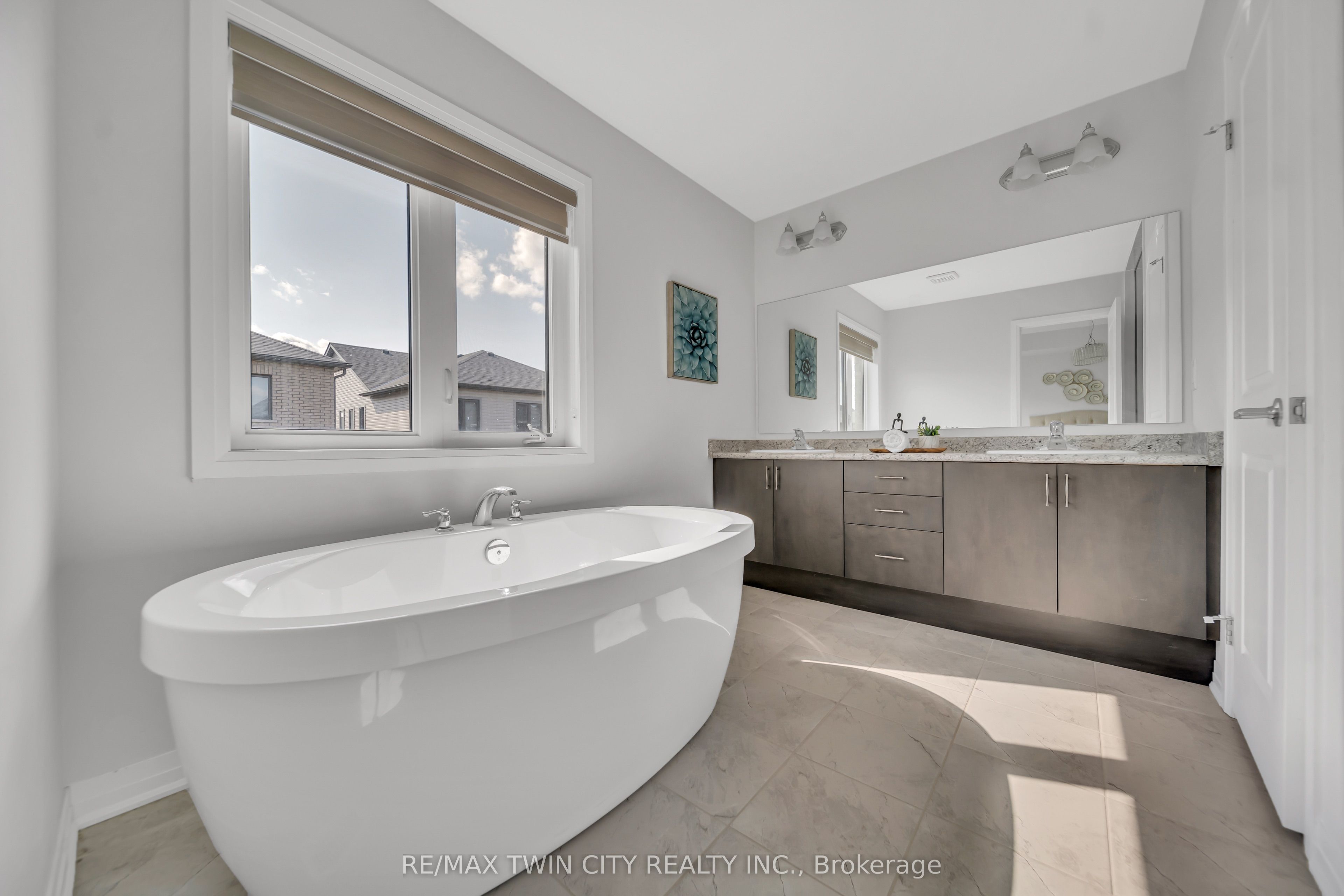 22 Prince Philip Boulevard Property Photo 27