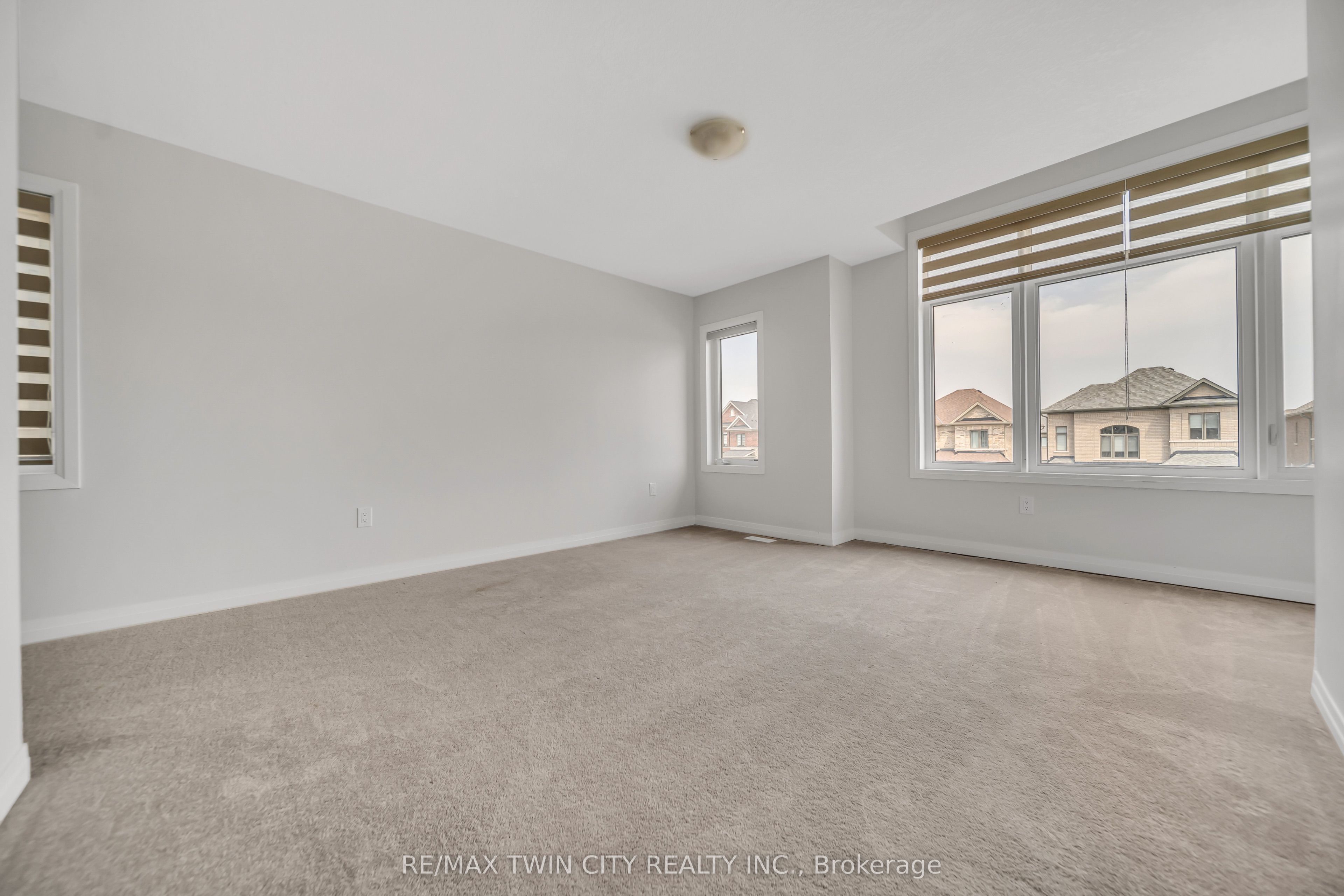 22 Prince Philip Boulevard Property Photo 32