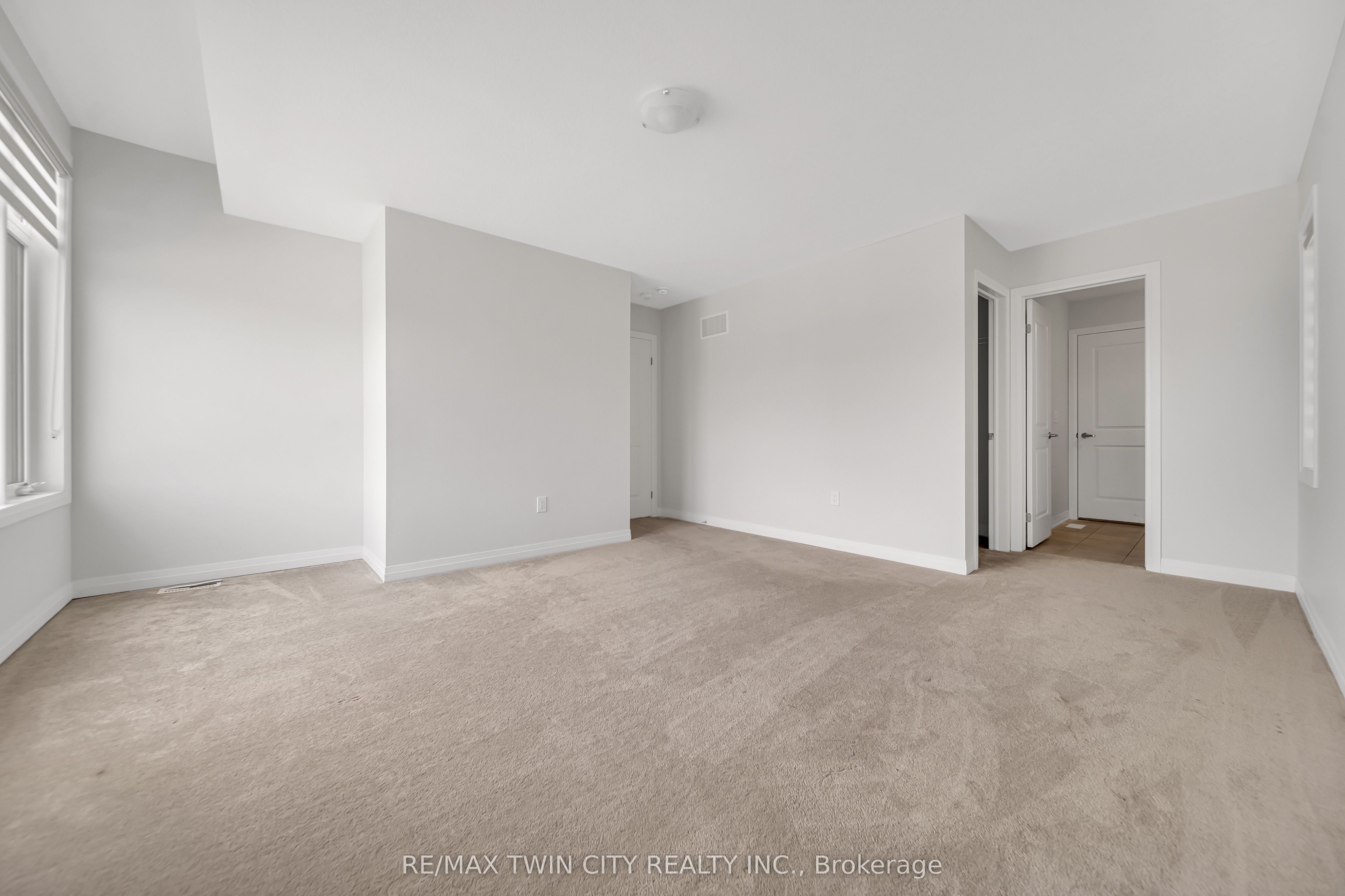 22 Prince Philip Boulevard Property Photo 33