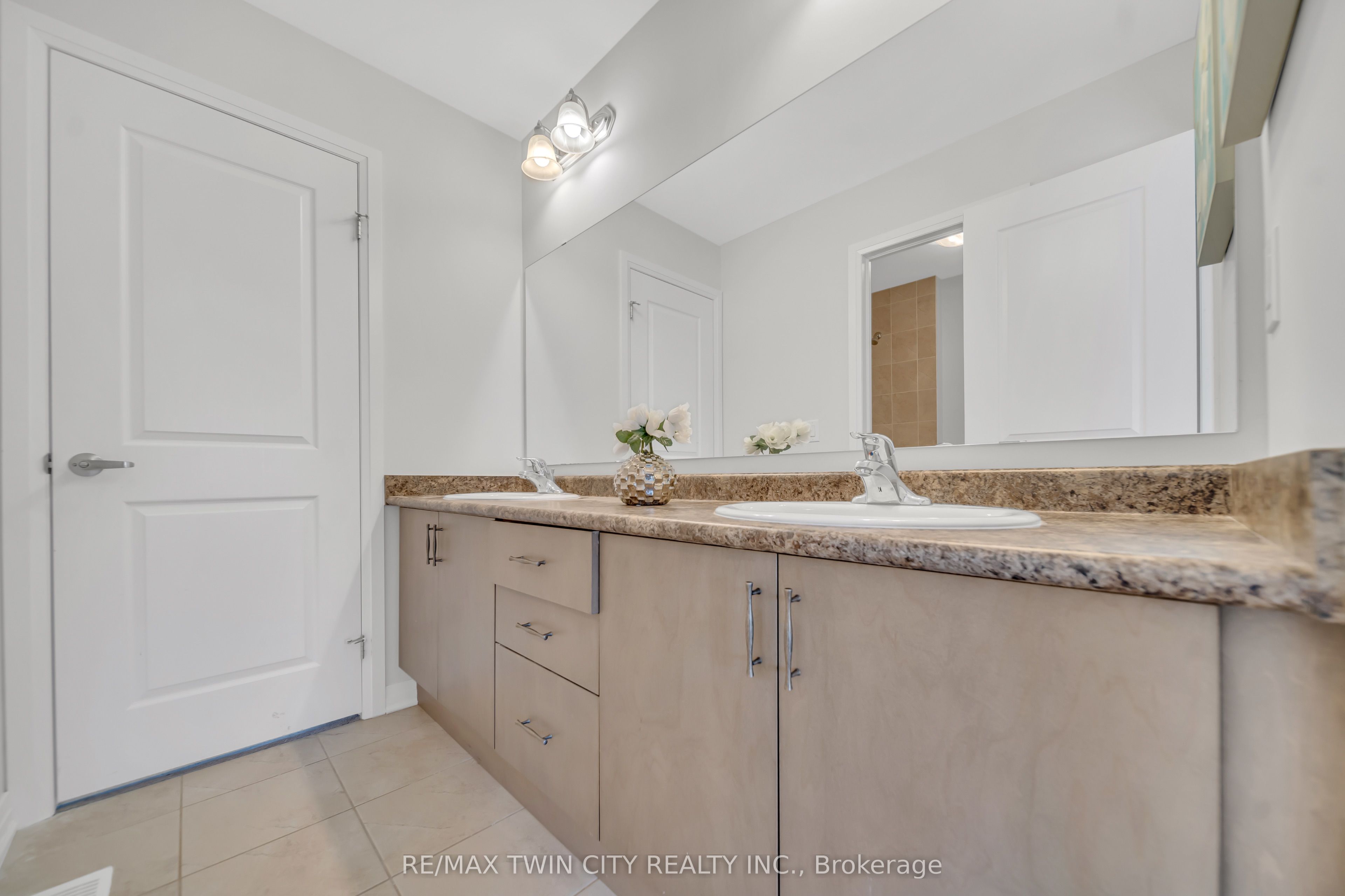 22 Prince Philip Boulevard Property Photo 38