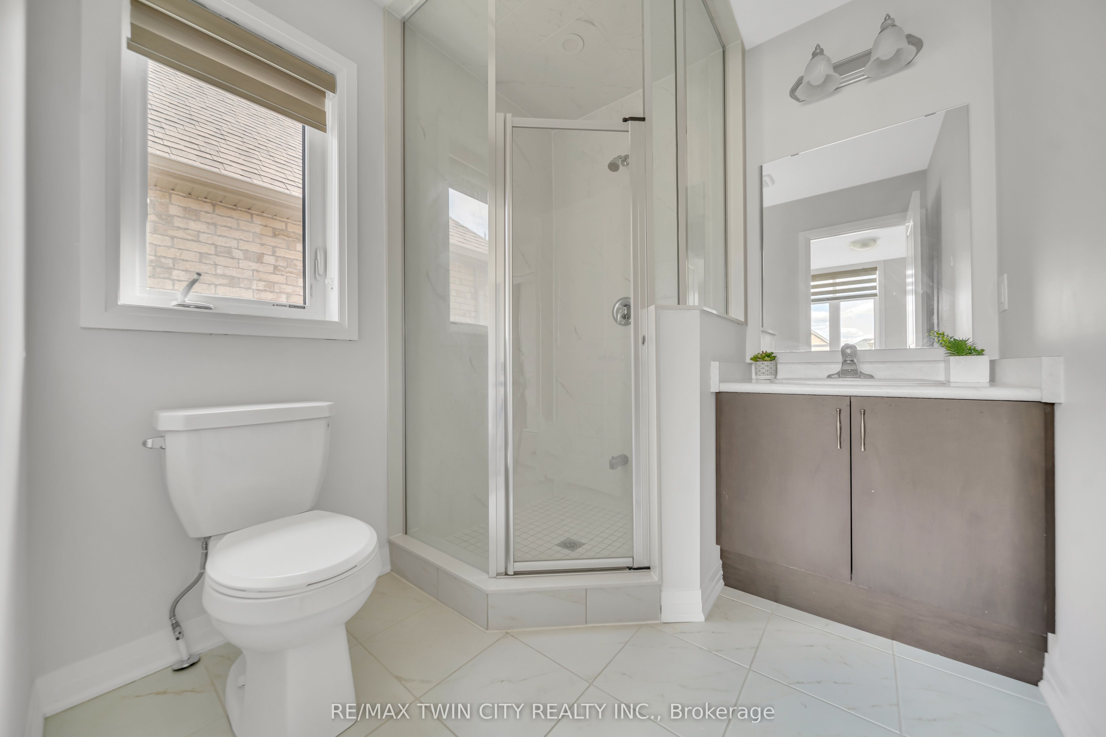 22 Prince Philip Boulevard Property Photo 39