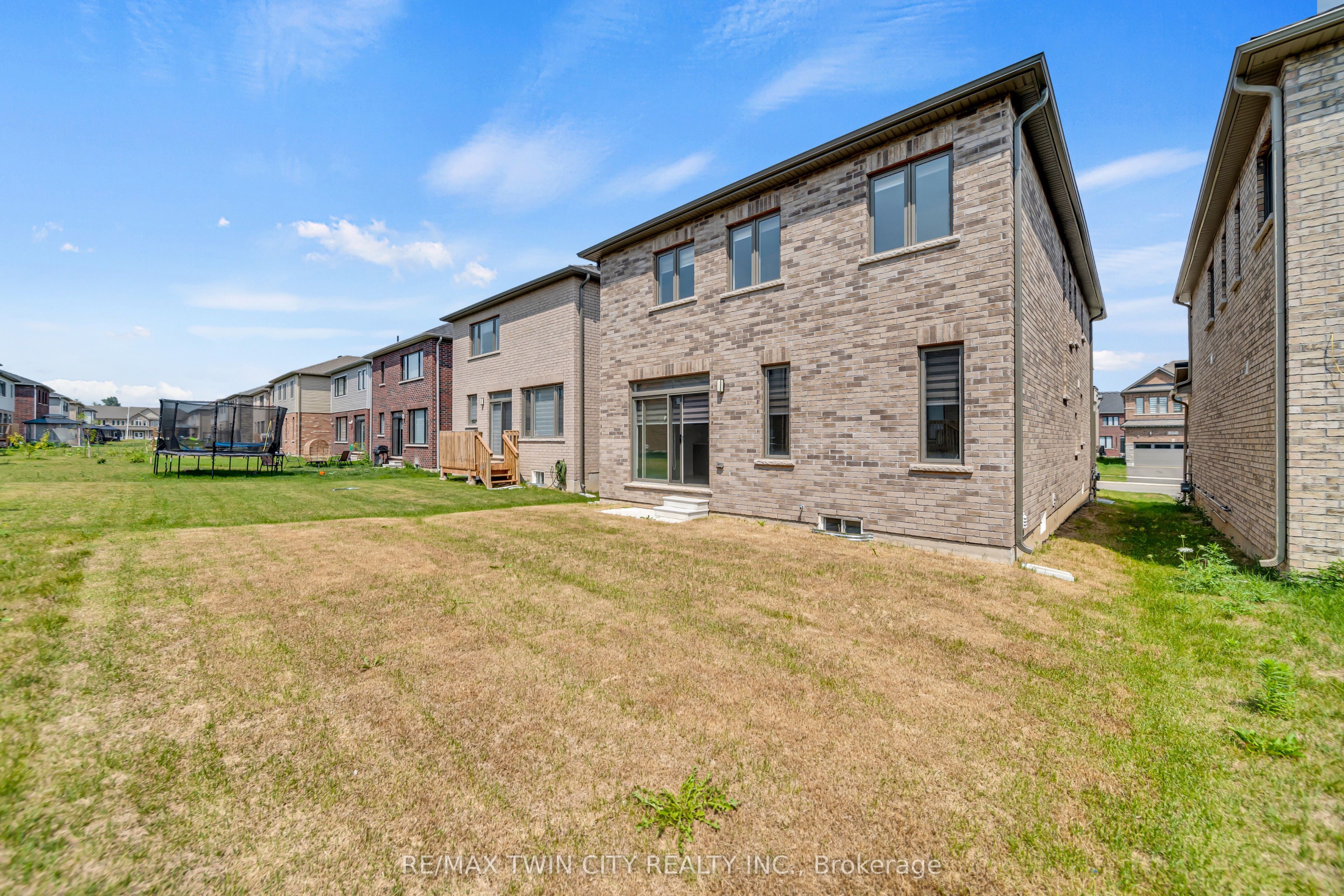 22 Prince Philip Boulevard Property Photo 43