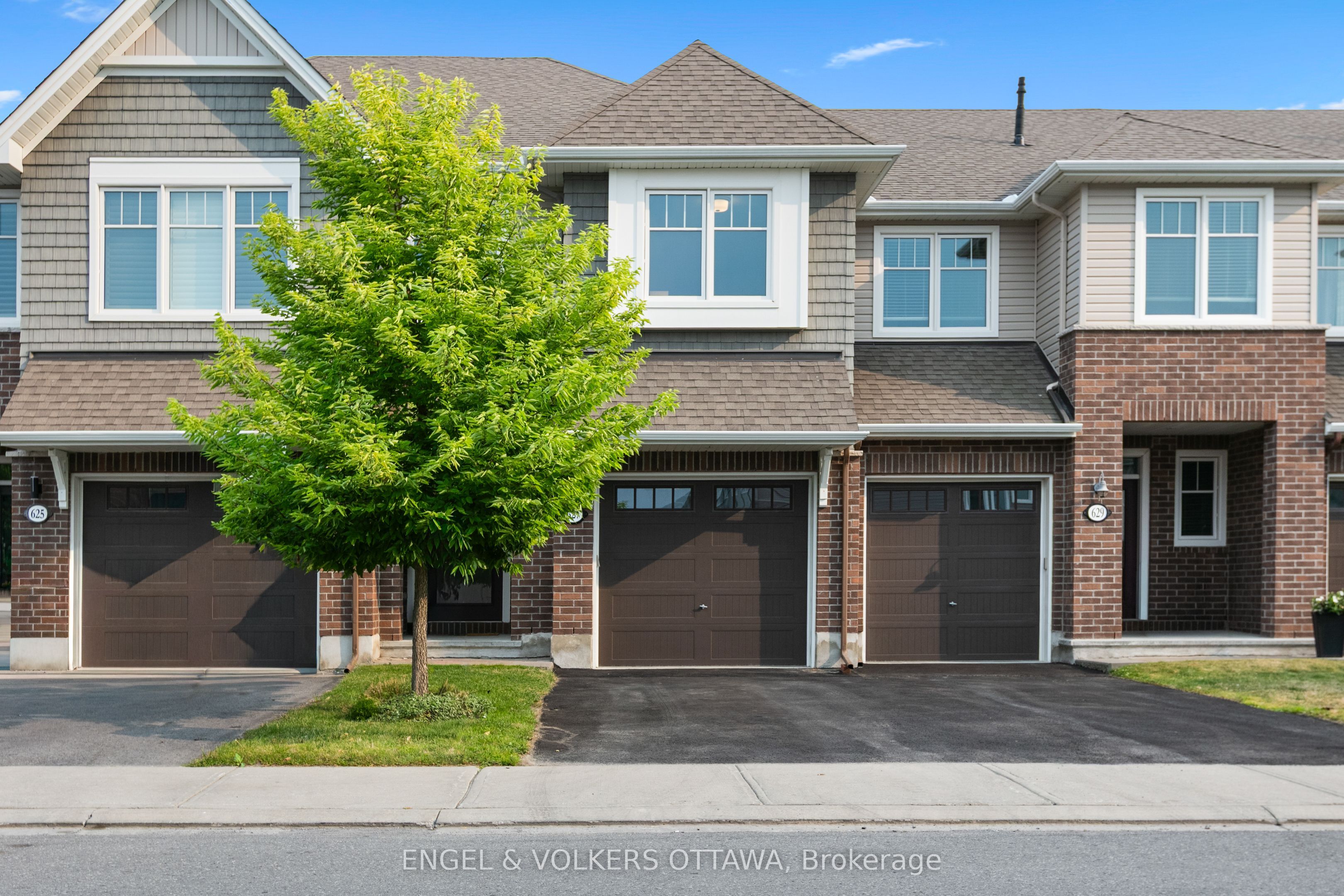 627 Egret Way Property Photo 1