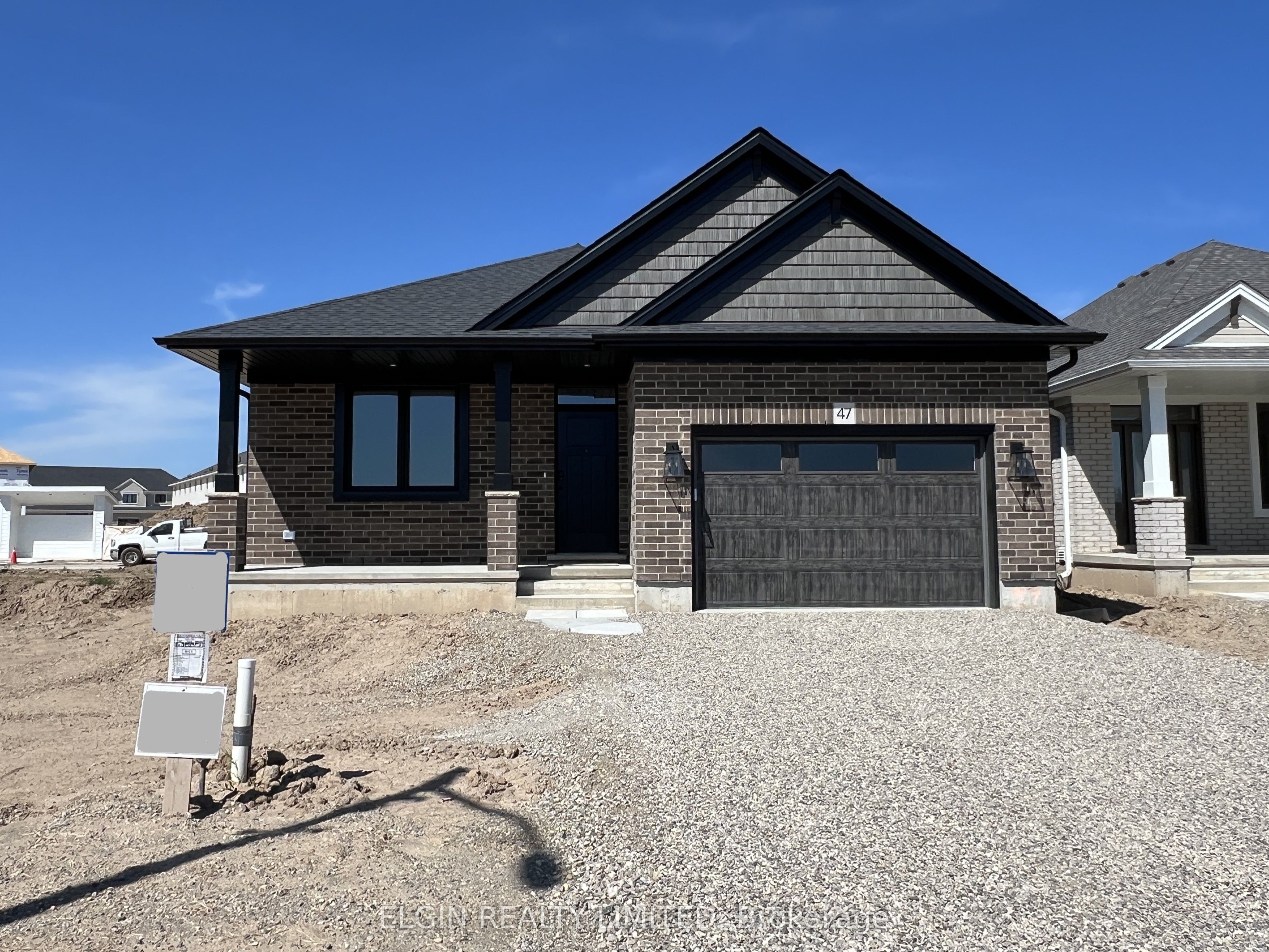 47 Hemlock Crescent Property Photo 1