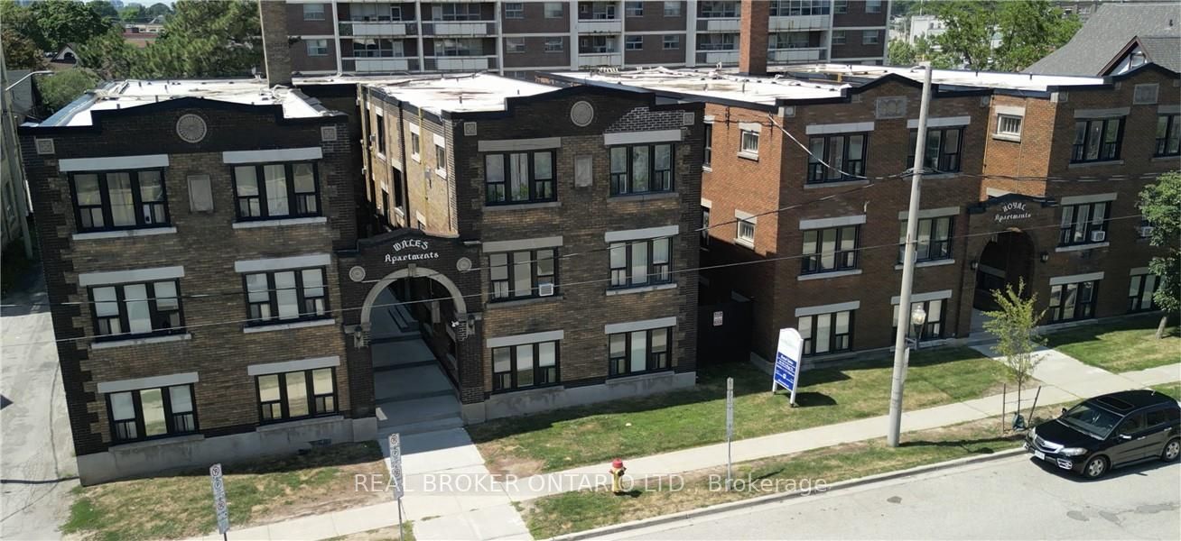 46 College St Property Photo