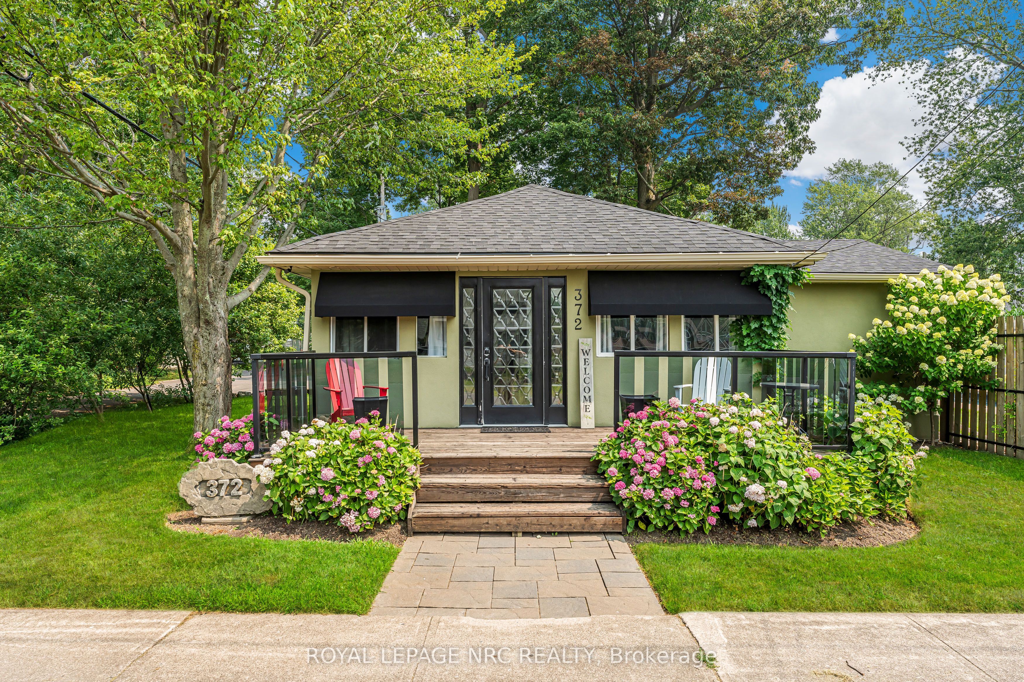 370 Lakewood Ave