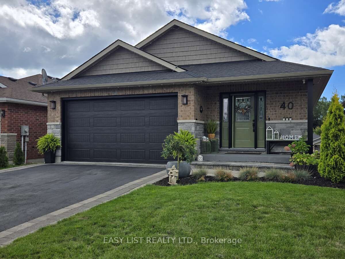 40 Cortland Cres Property Photo 1