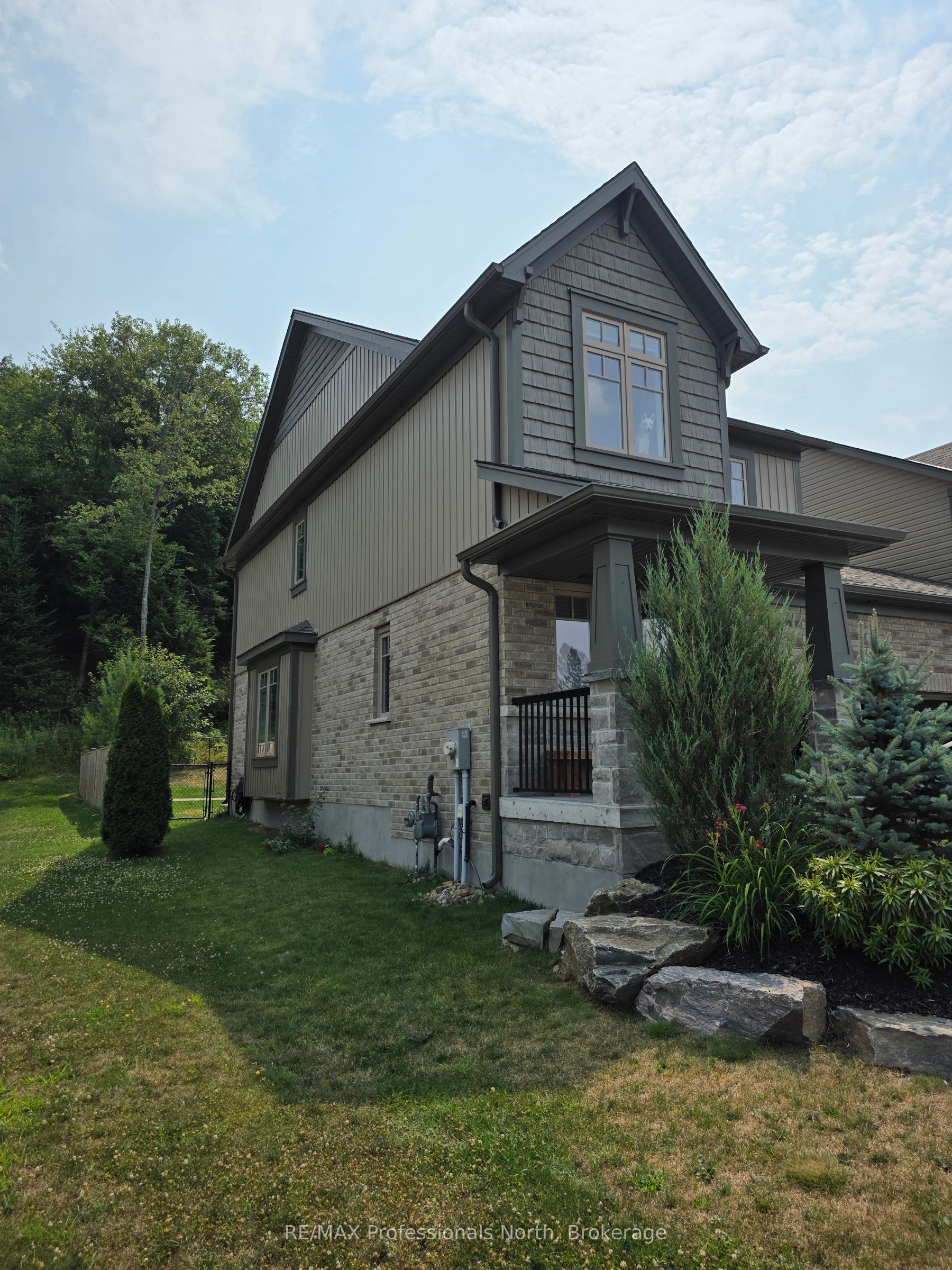 8 Spalding Crescent Property Photo 4