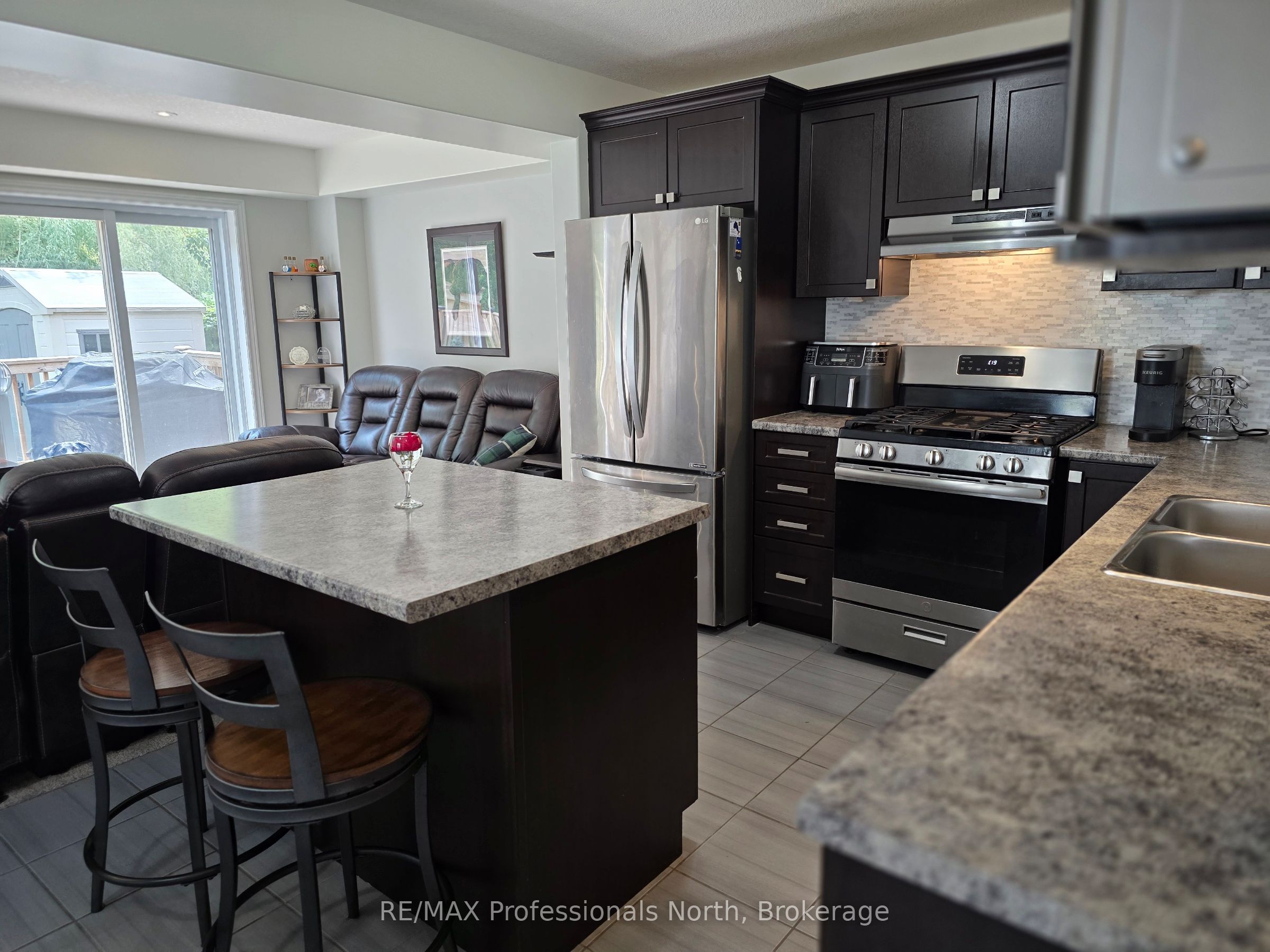 8 Spalding Crescent Property Photo 7