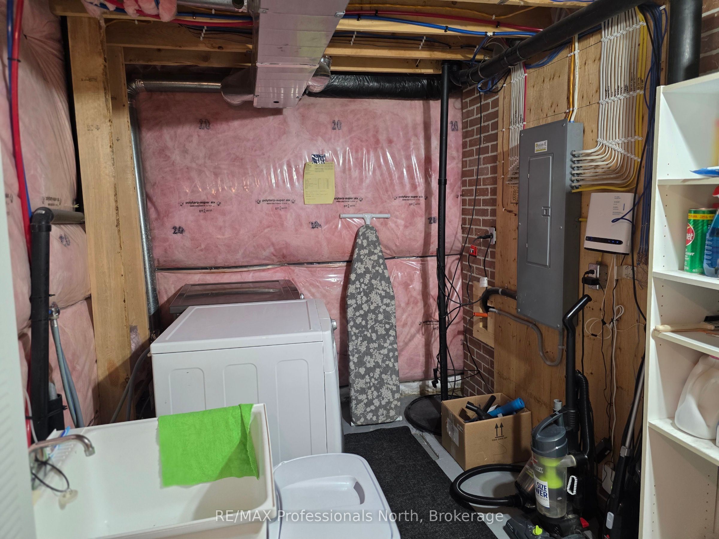 8 Spalding Crescent Property Photo 33