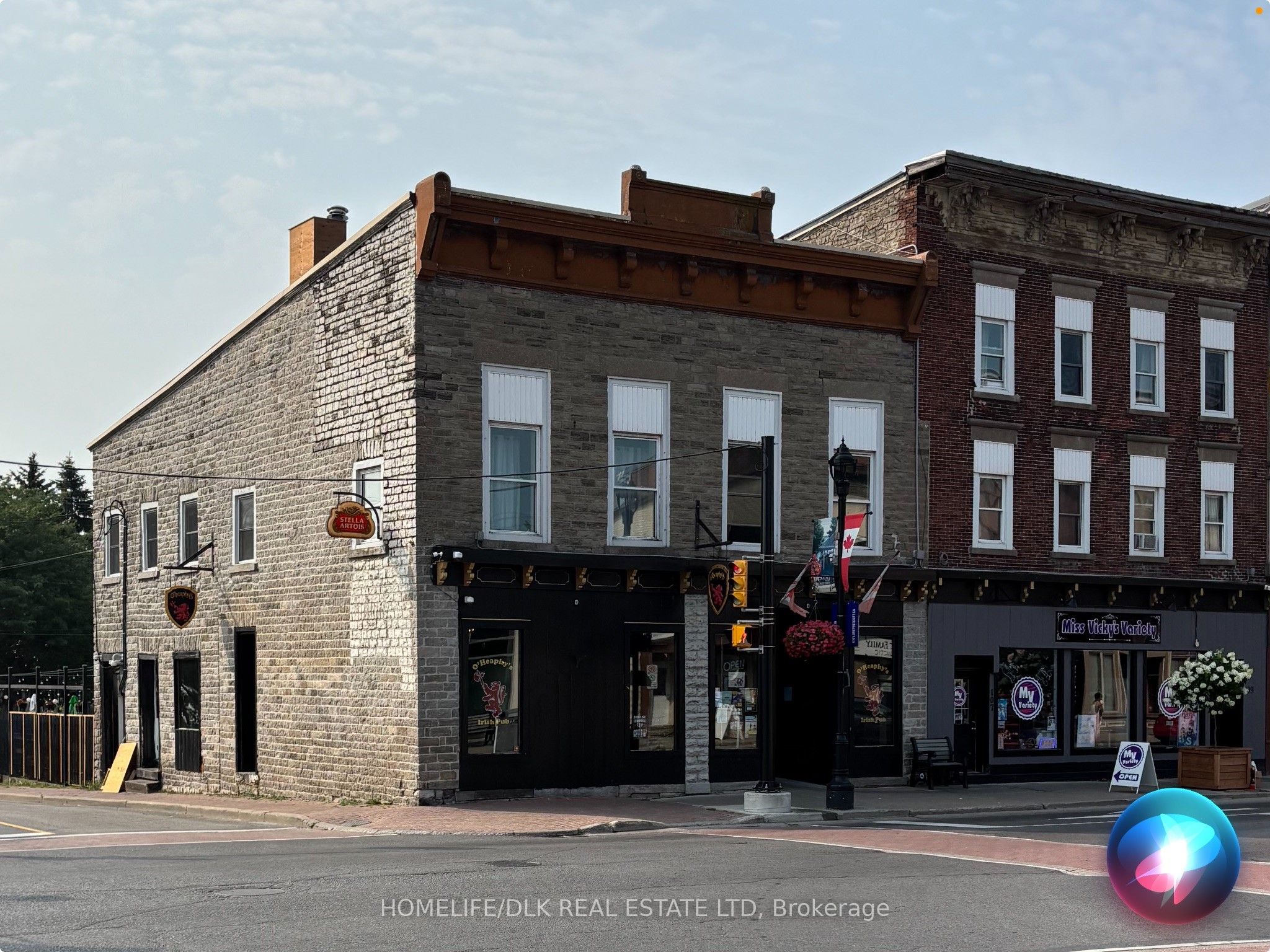 110 King St W Property Photo 1