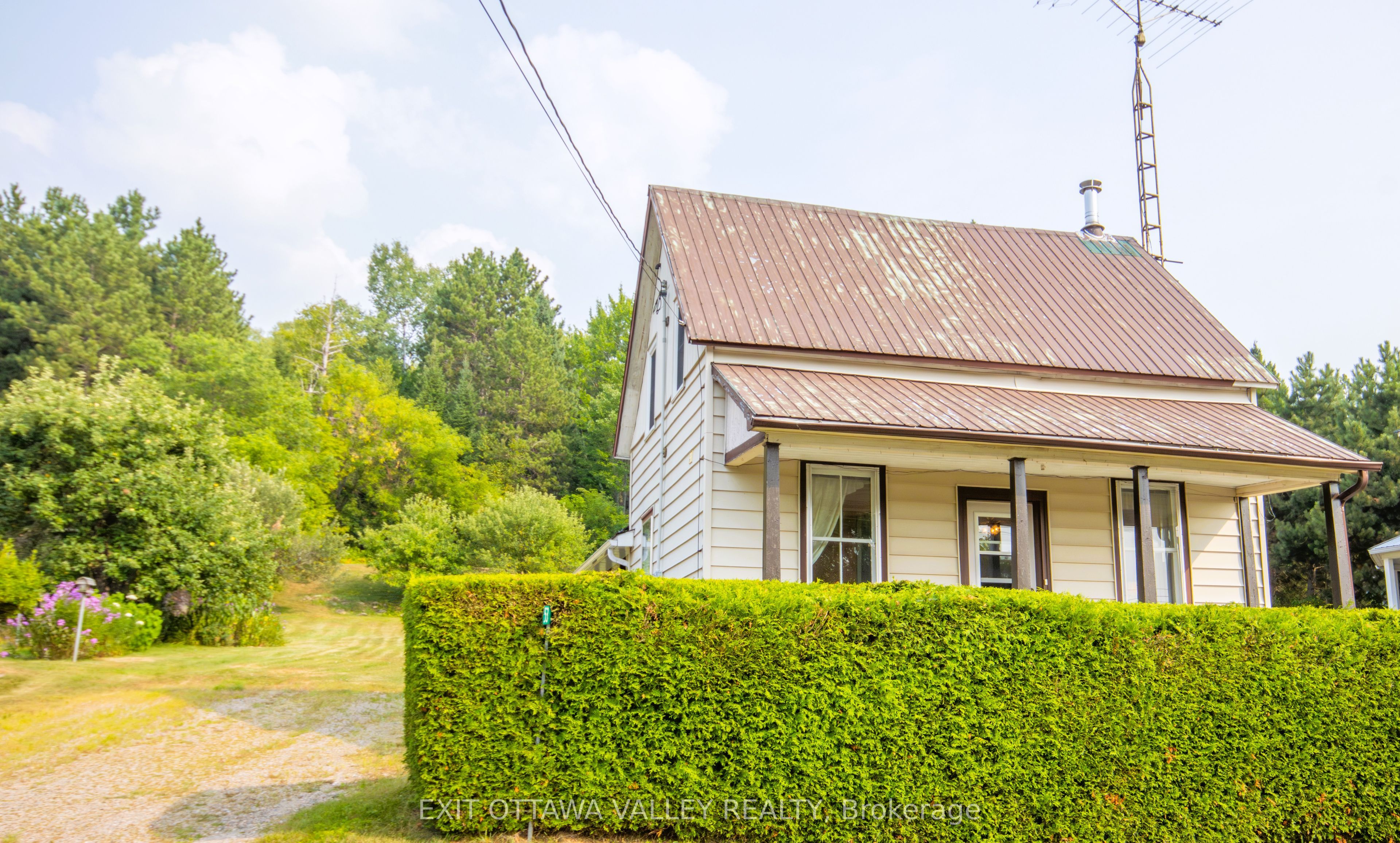 53 Burchat Street Property Photo 1