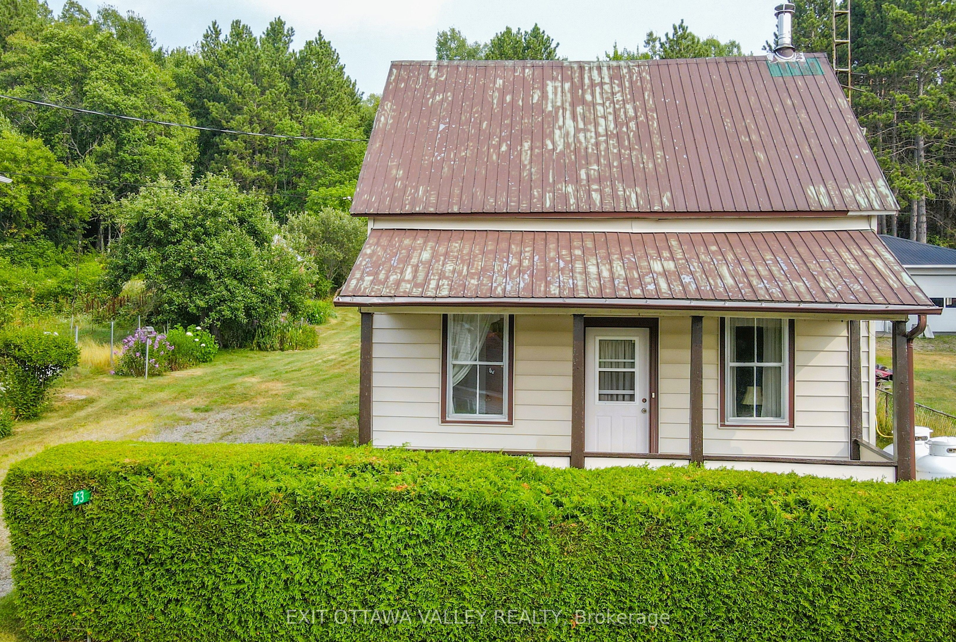 53 Burchat Street Property Photo 2