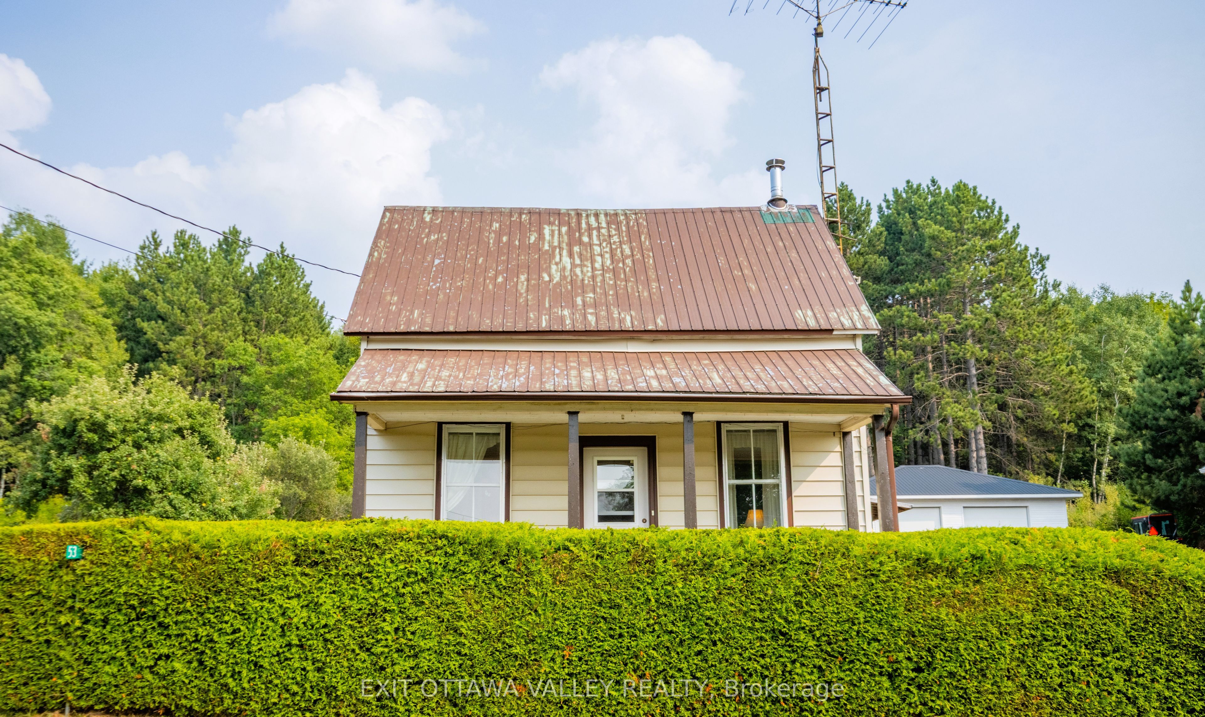 53 Burchat Street Property Photo 5