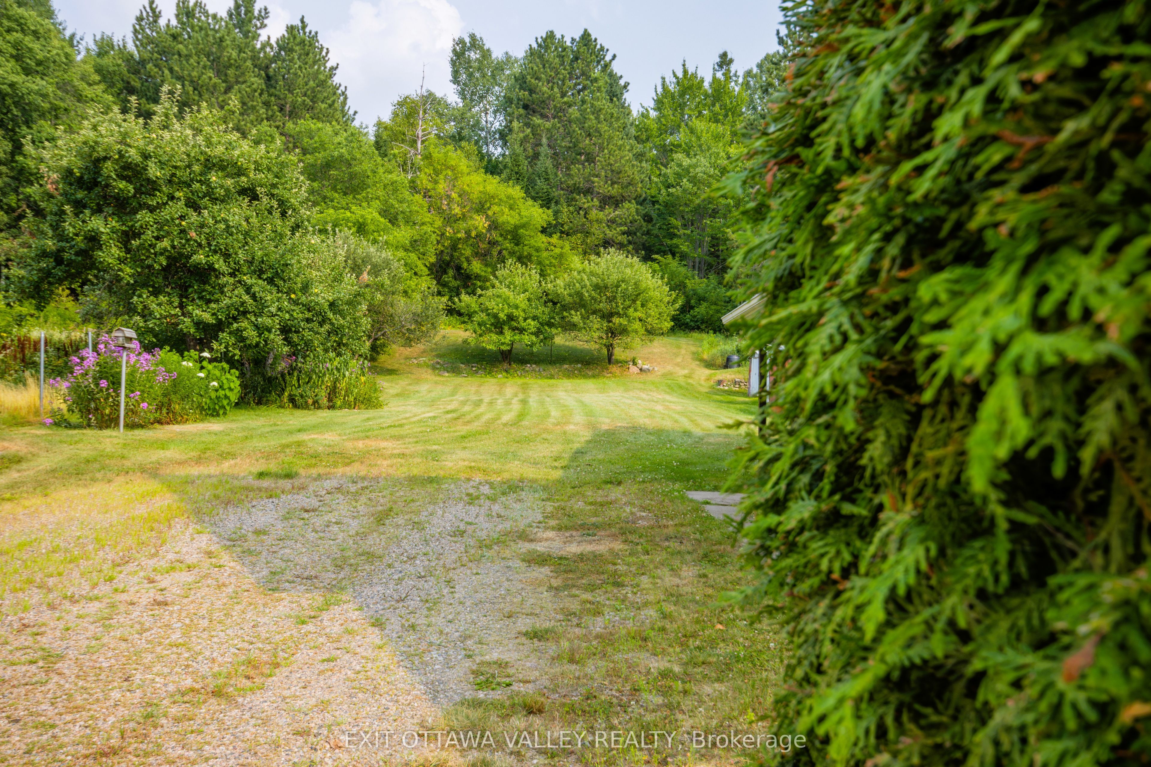 53 Burchat Street Property Photo 7