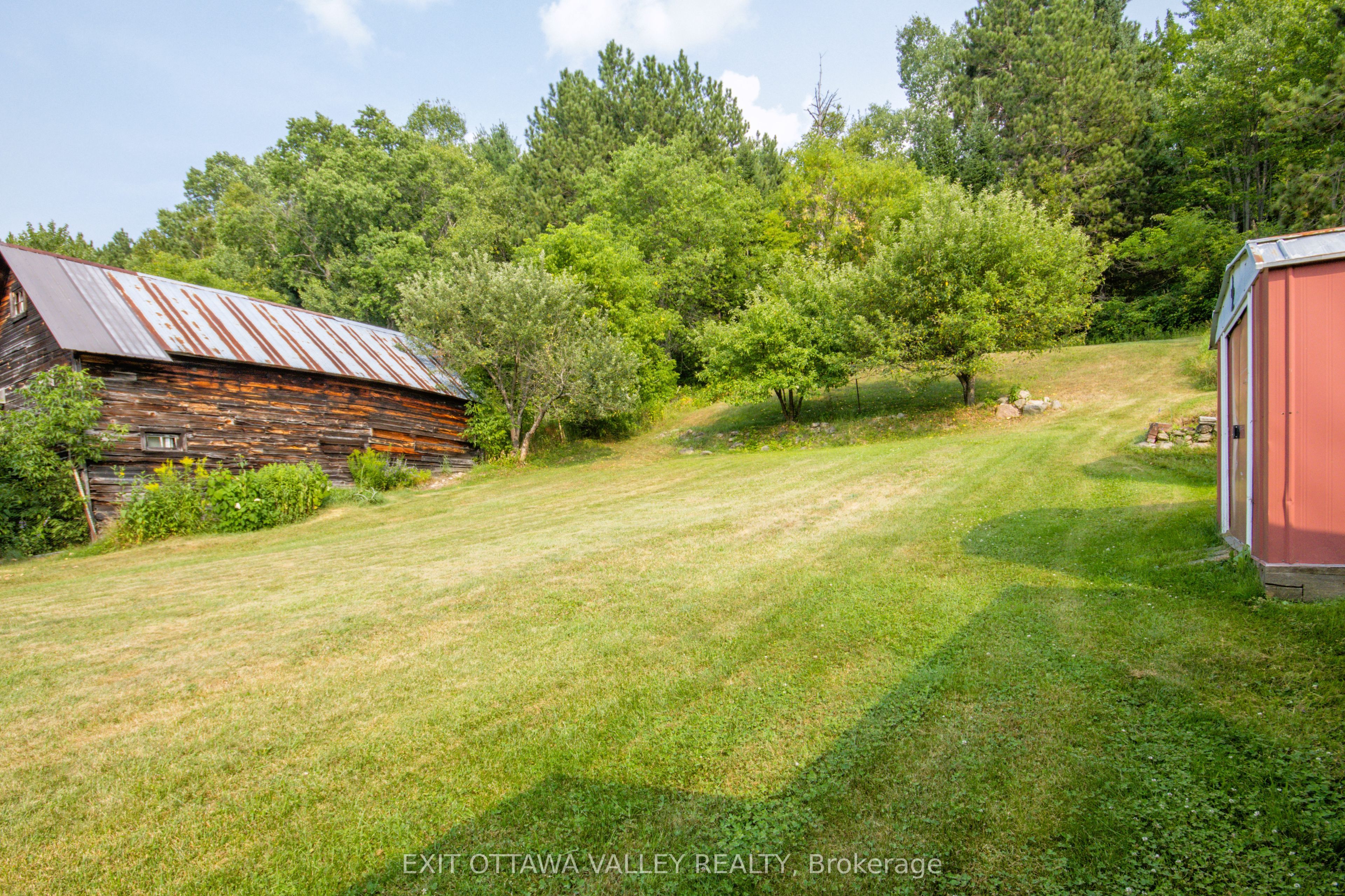 53 Burchat Street Property Photo 9