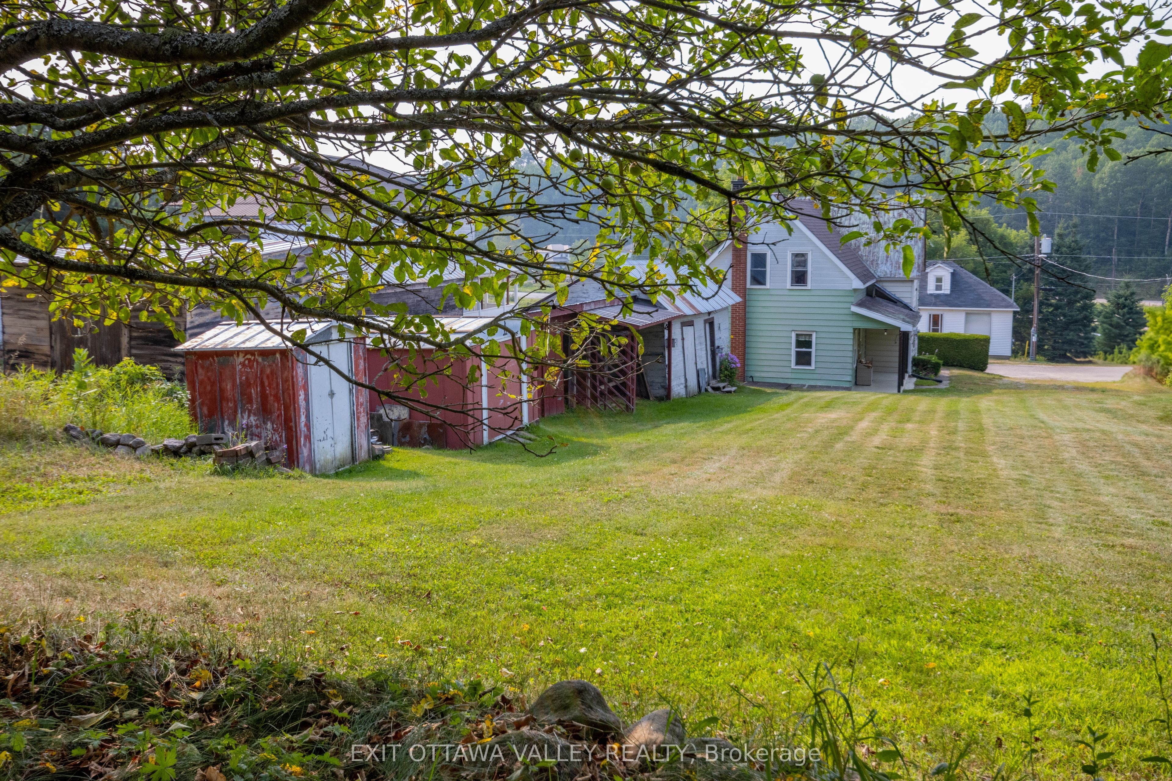 53 Burchat Street Property Photo 11