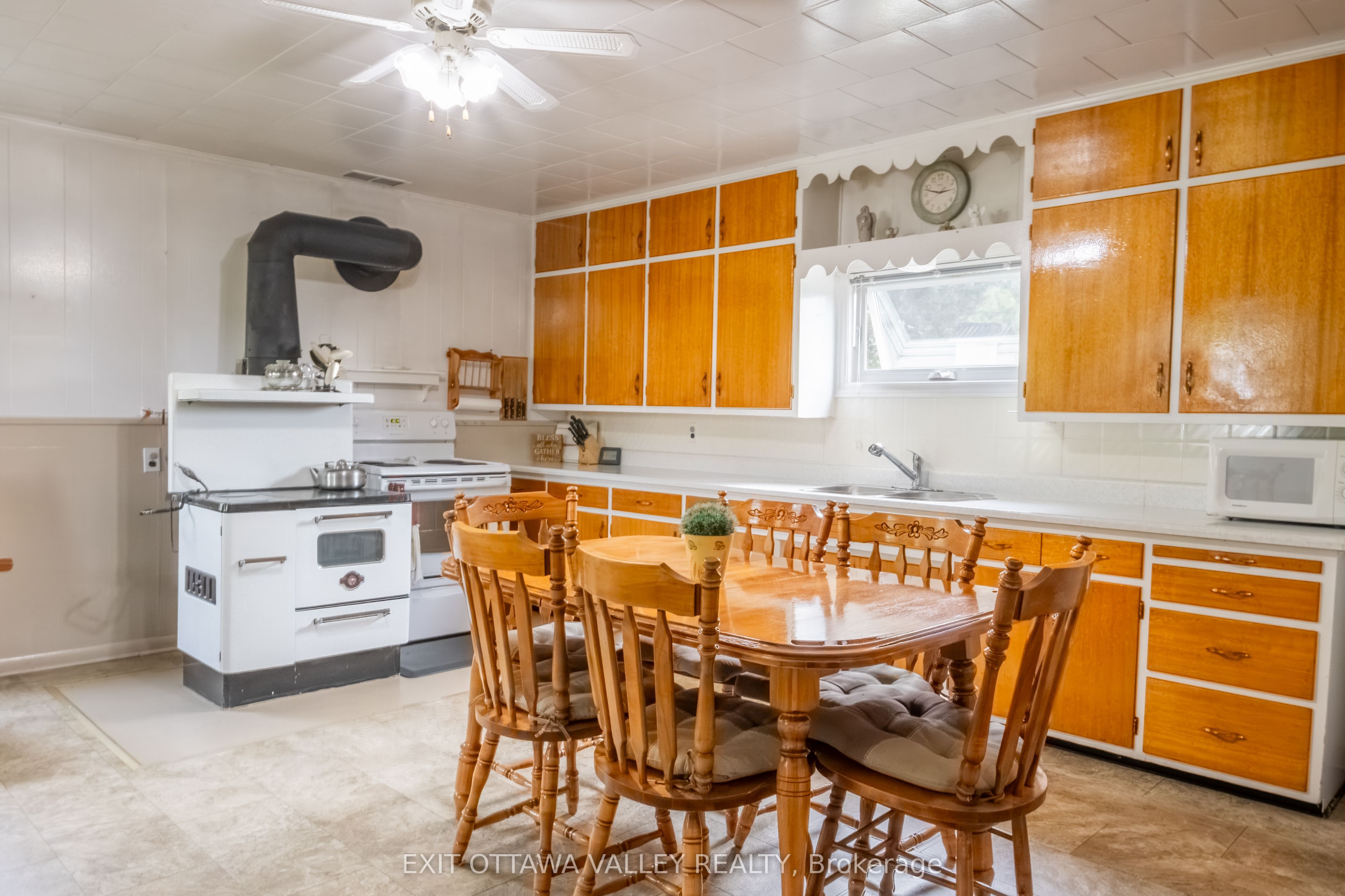 53 Burchat Street Property Photo 19