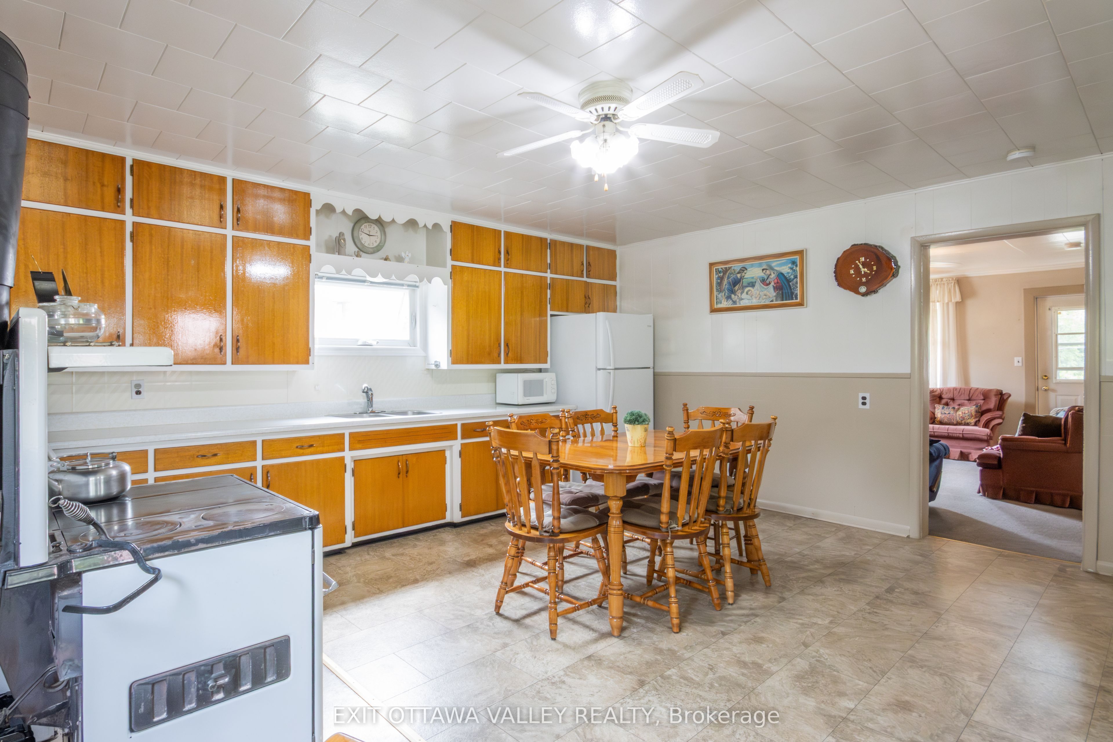 53 Burchat Street Property Photo 21