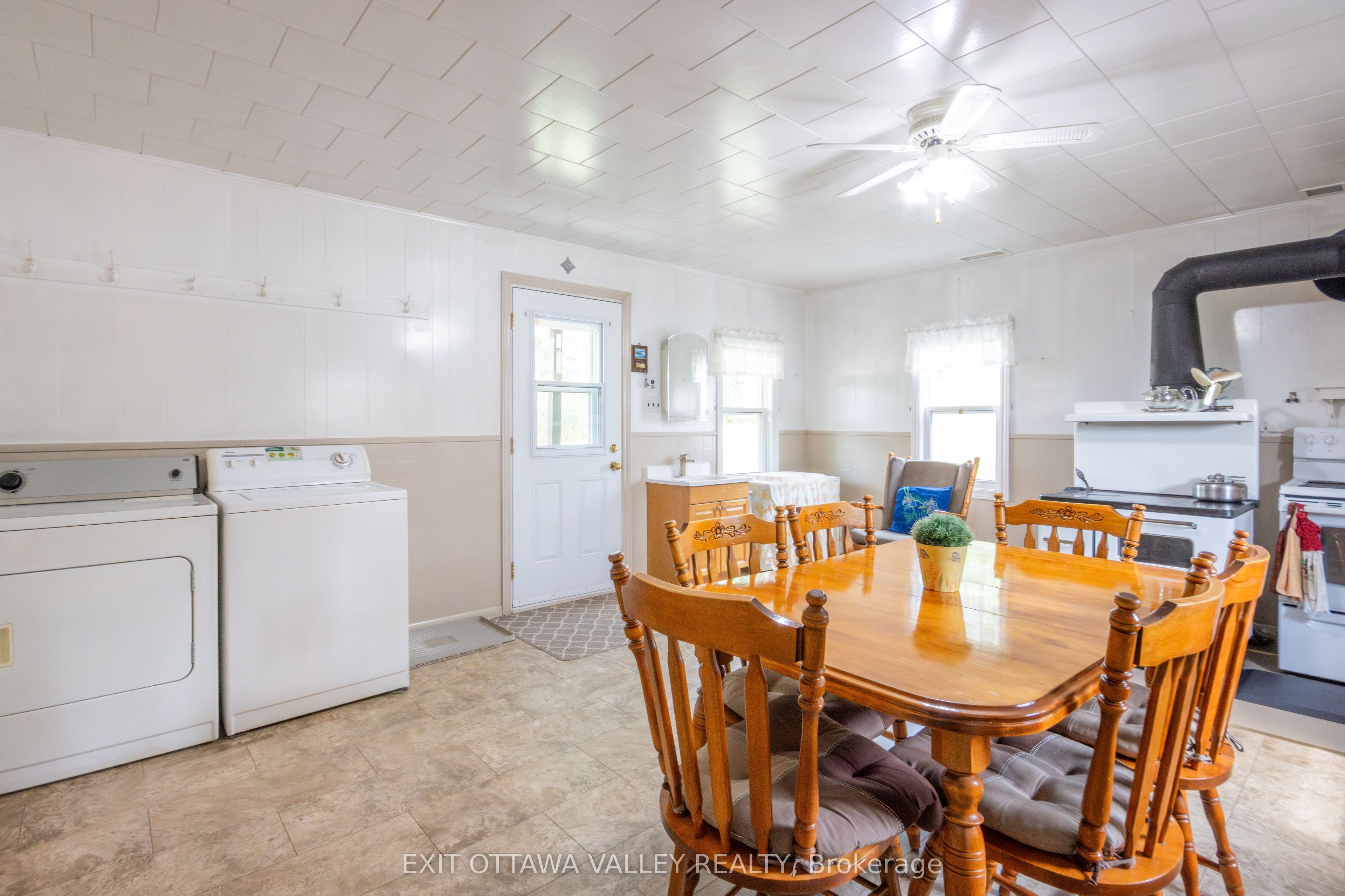 53 Burchat Street Property Photo 22