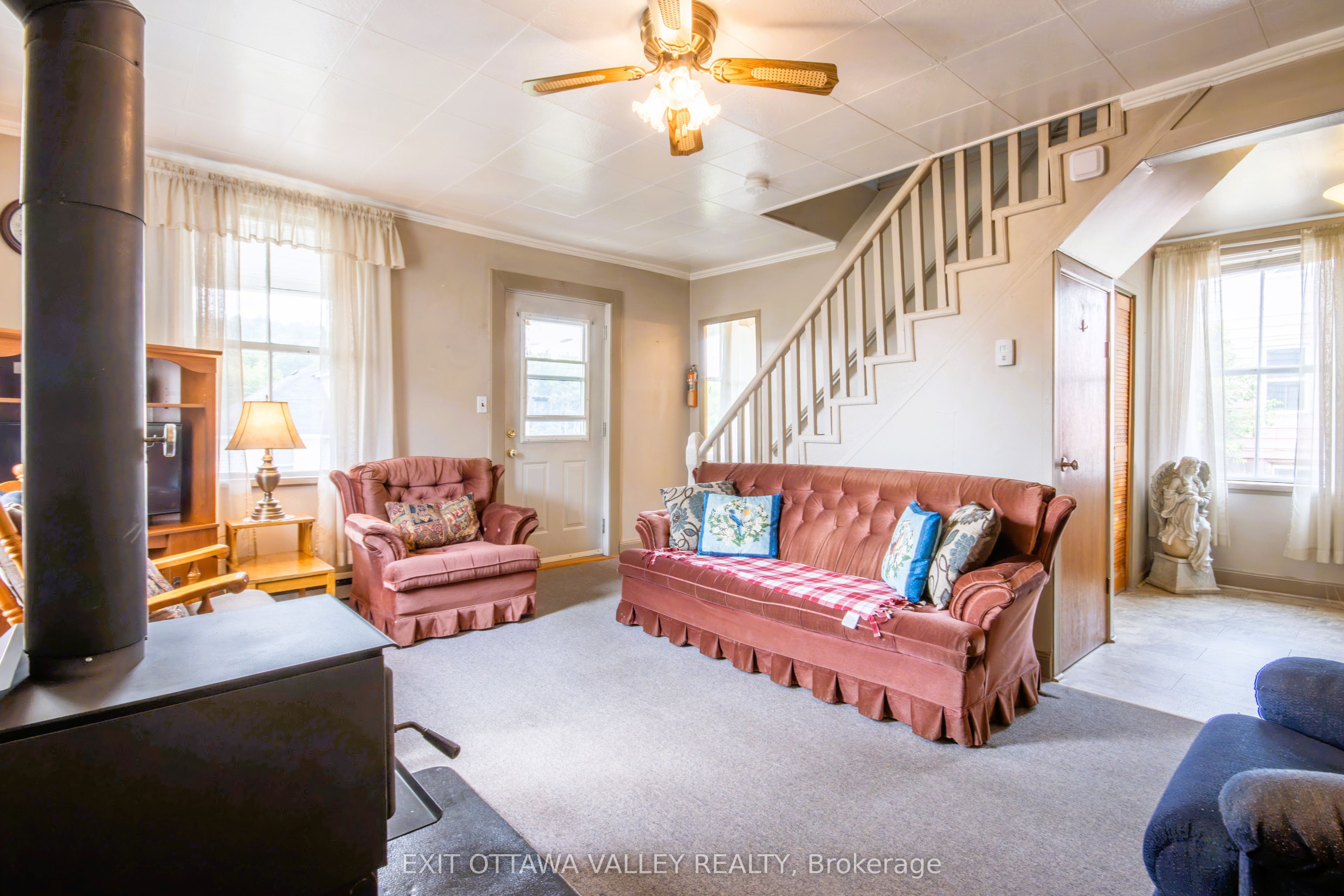 53 Burchat Street Property Photo 23