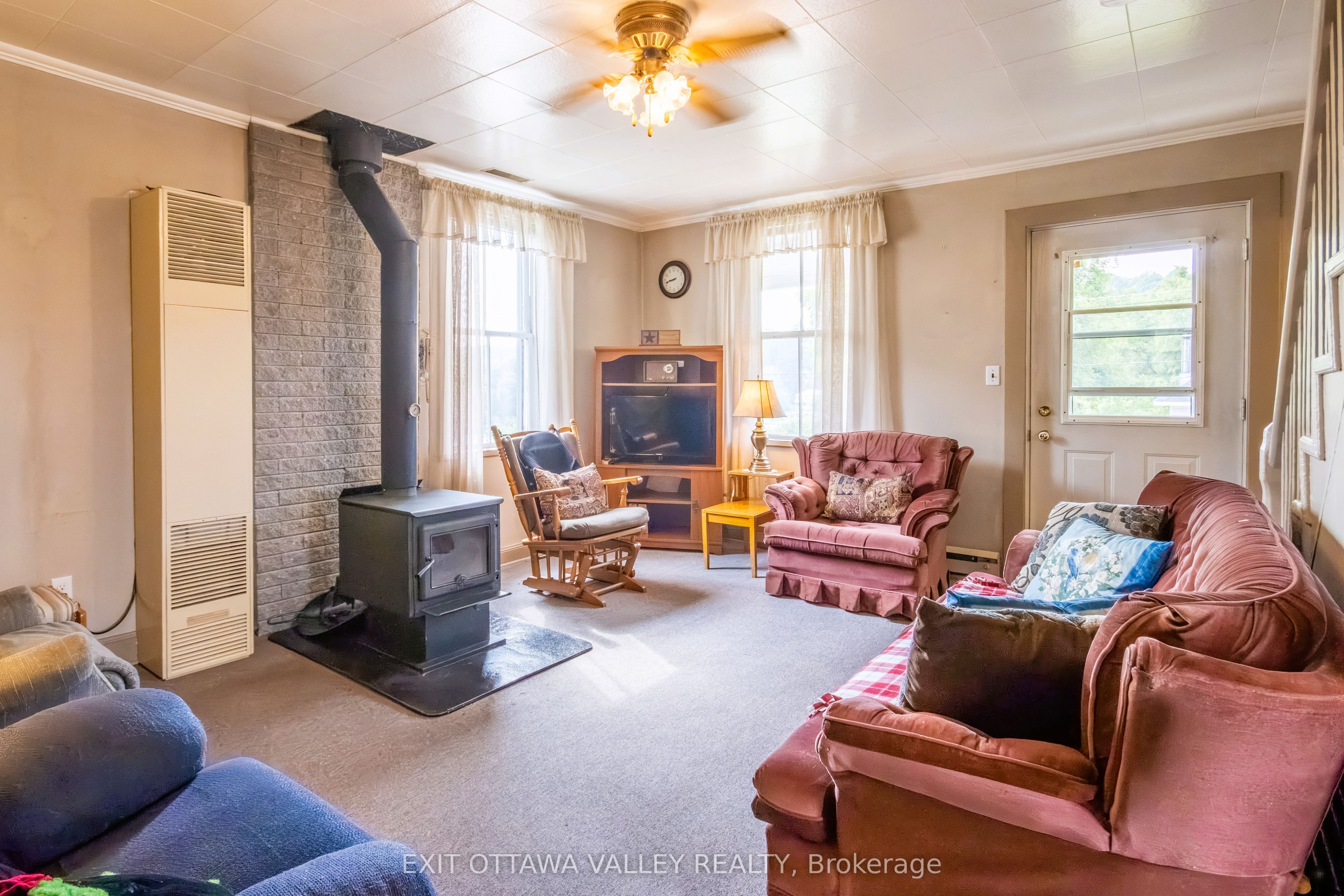 53 Burchat Street Property Photo 25