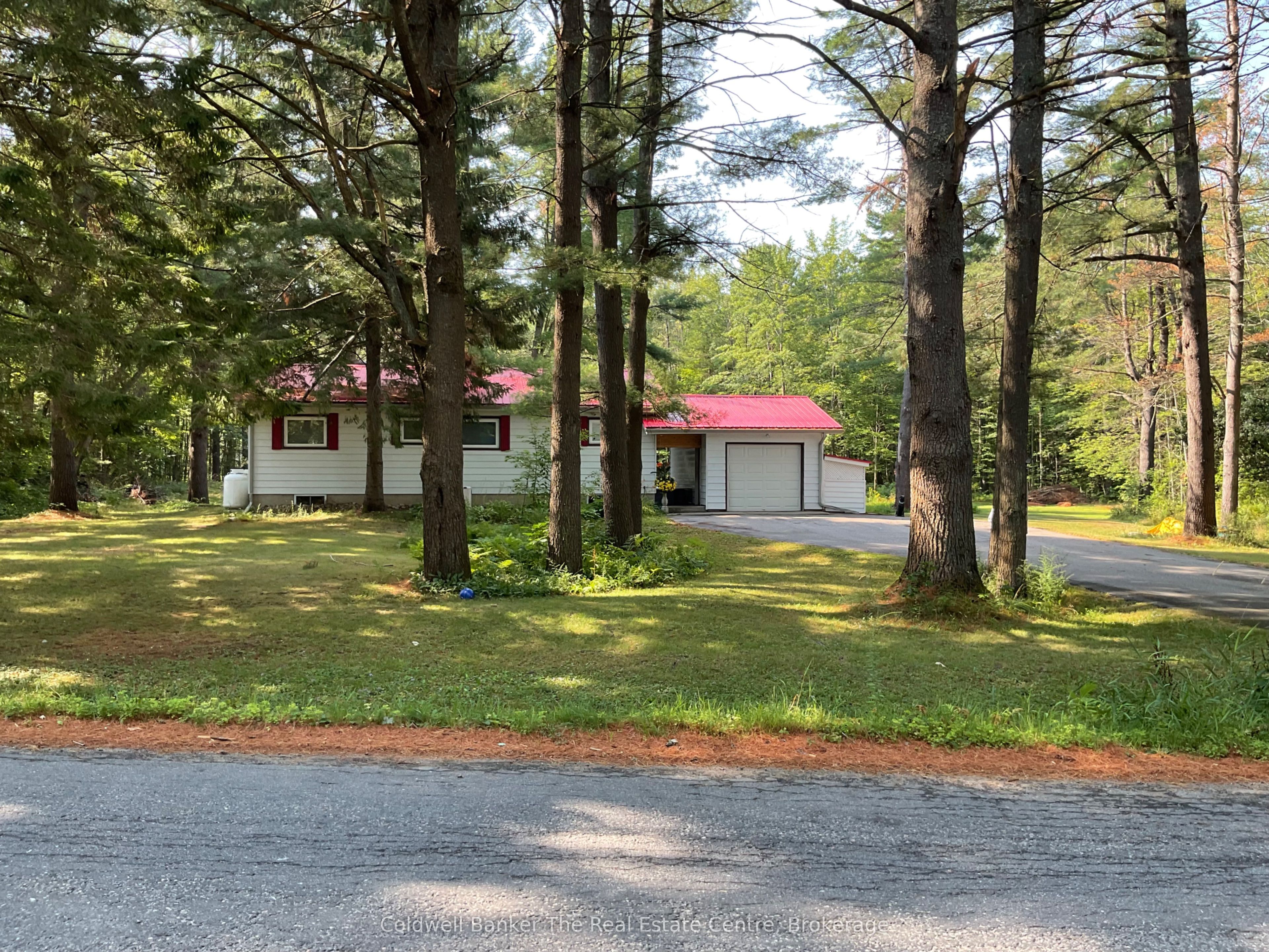 1060 Kahshe Lake Road S Property Photo 1