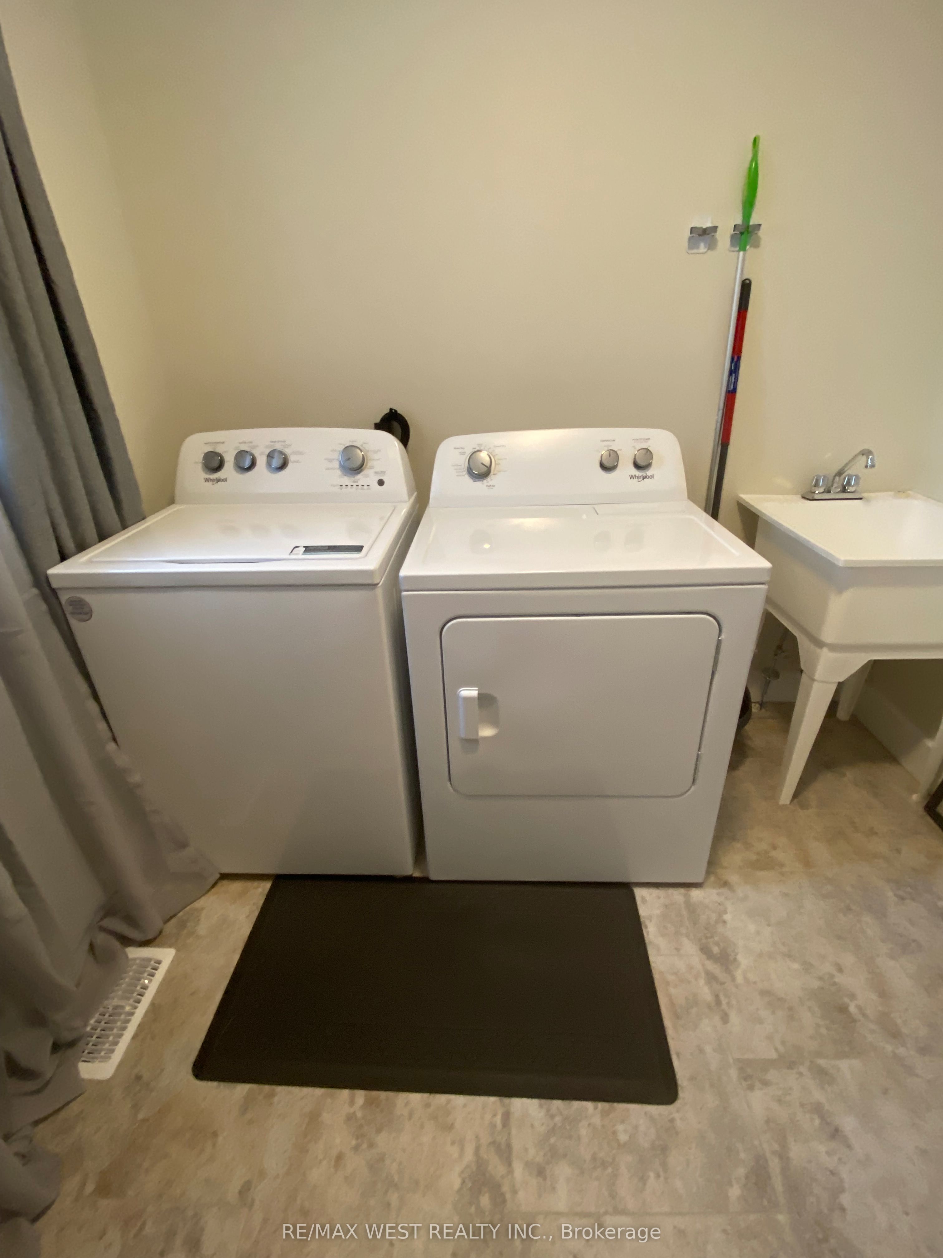 34 Dusenbury Drive Property Photo 1