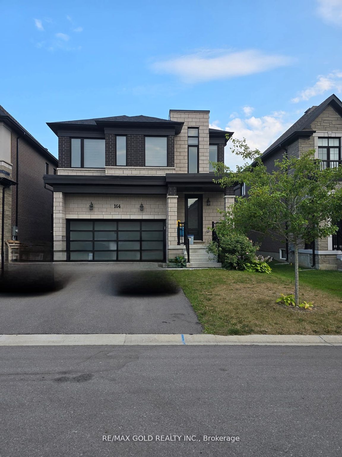 164 Silverwood Cres Property Photo 1