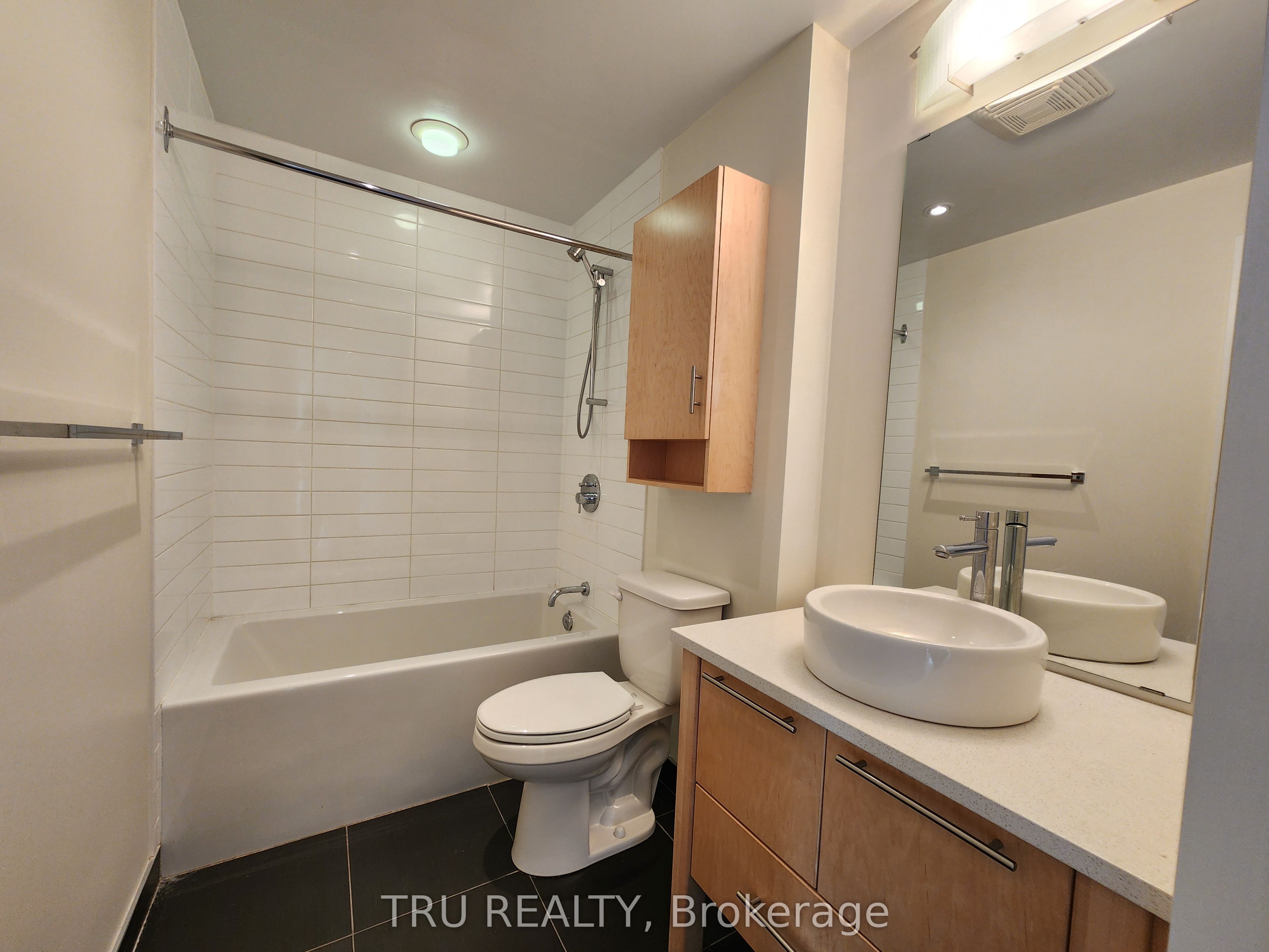 101 Richmond Road 609 Property Photo 4