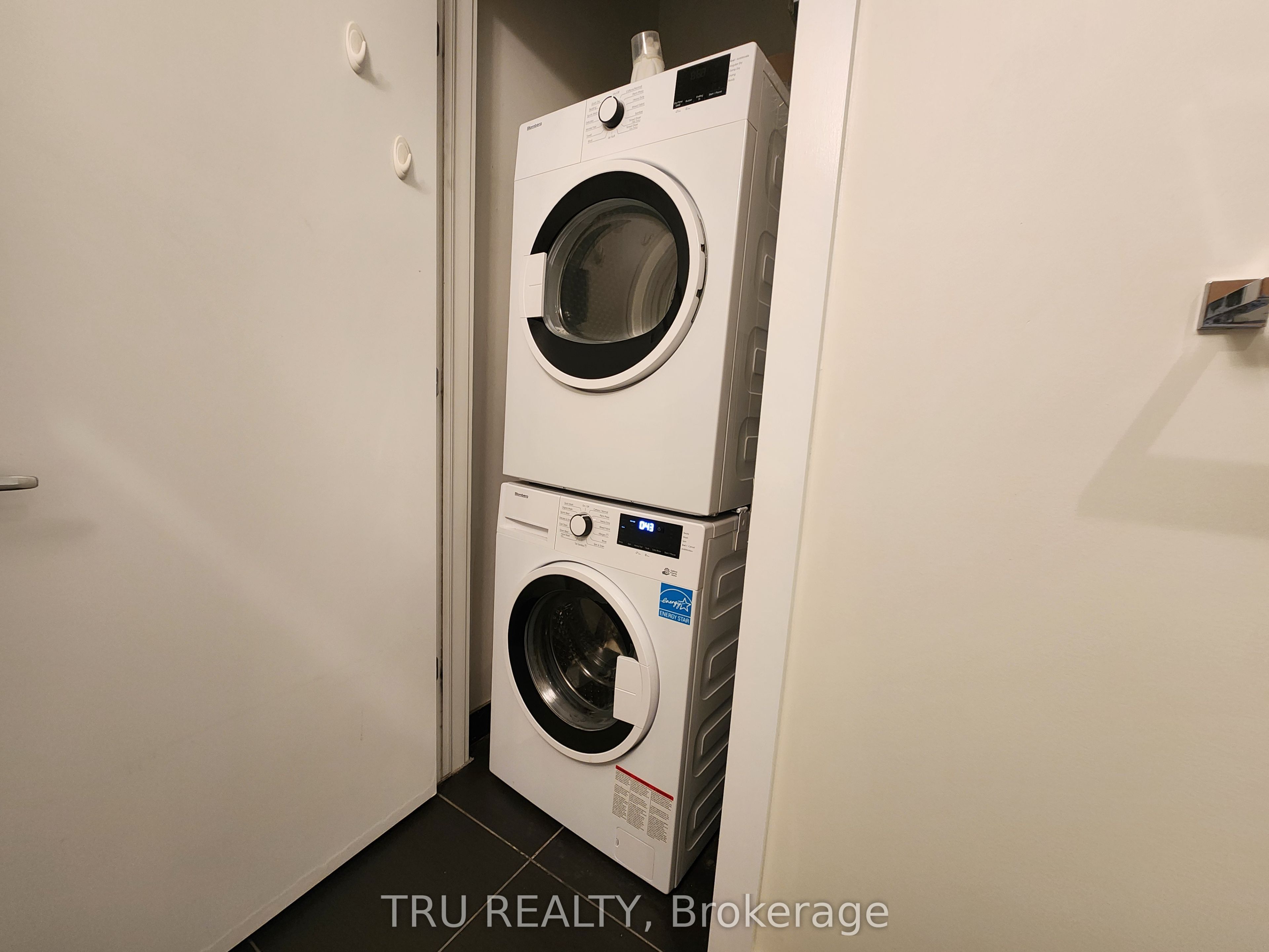 101 Richmond Road 609 Property Photo 6