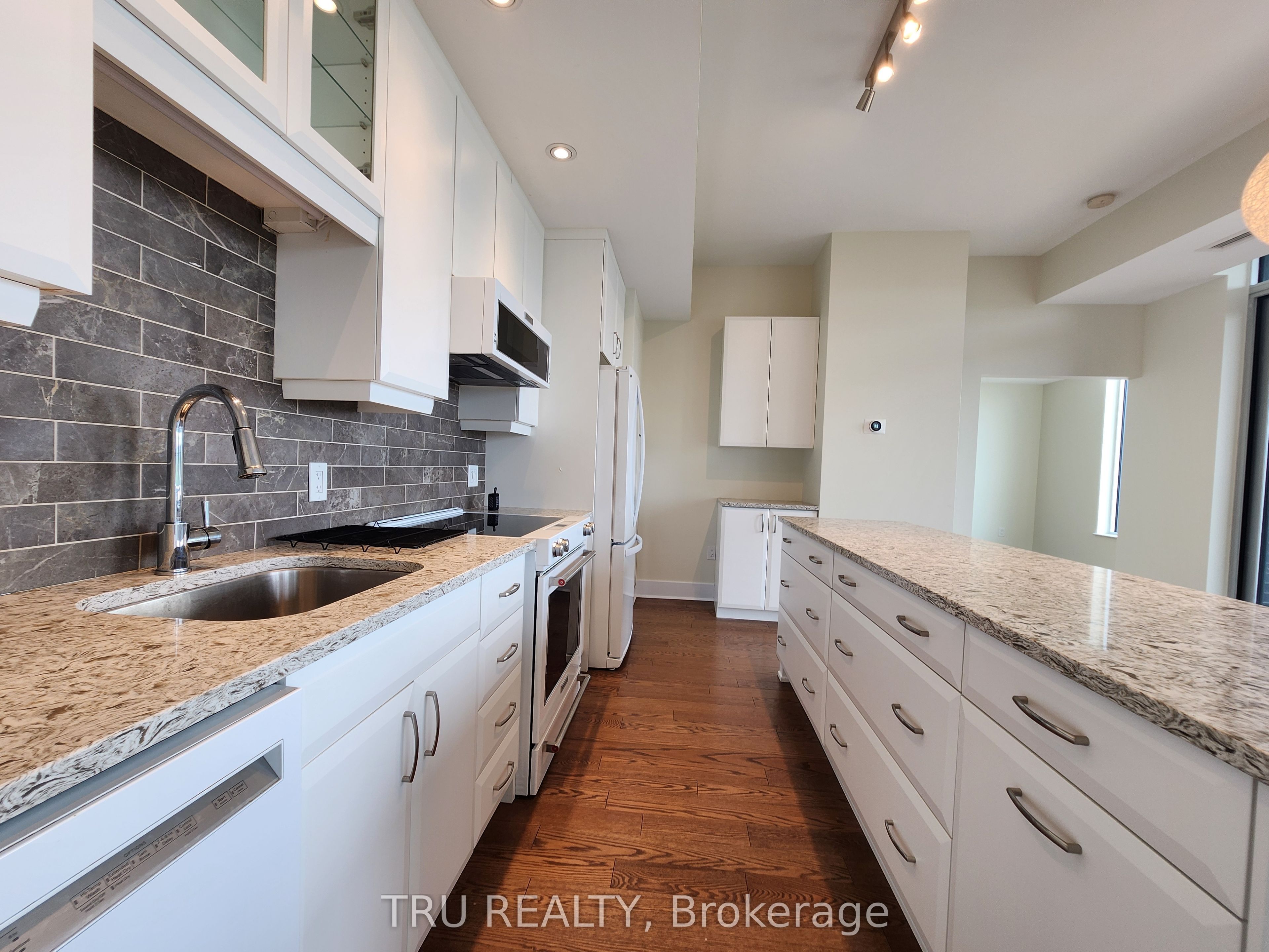 101 Richmond Road 609 Property Photo 9