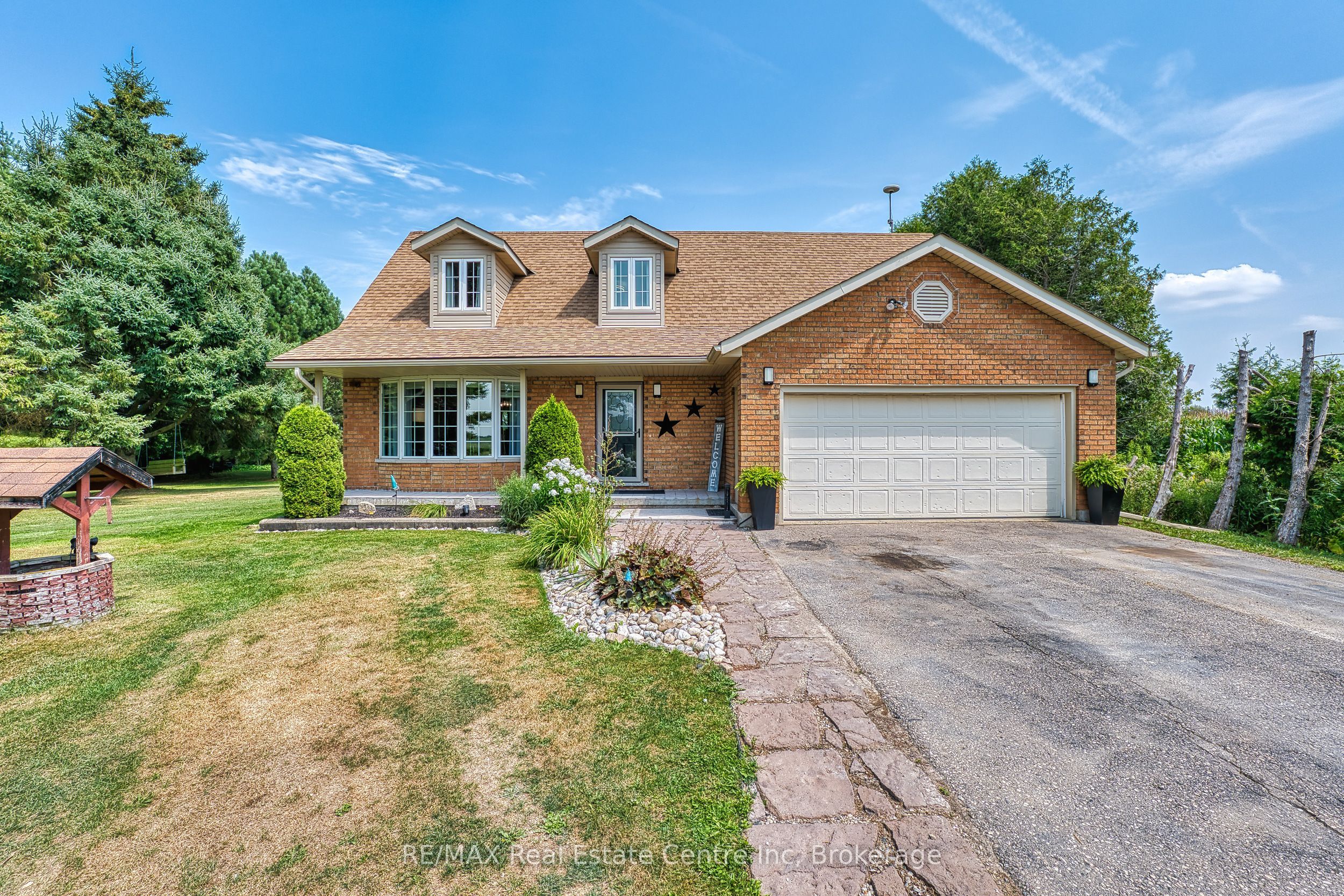 6617 Third Line Property Photo 1