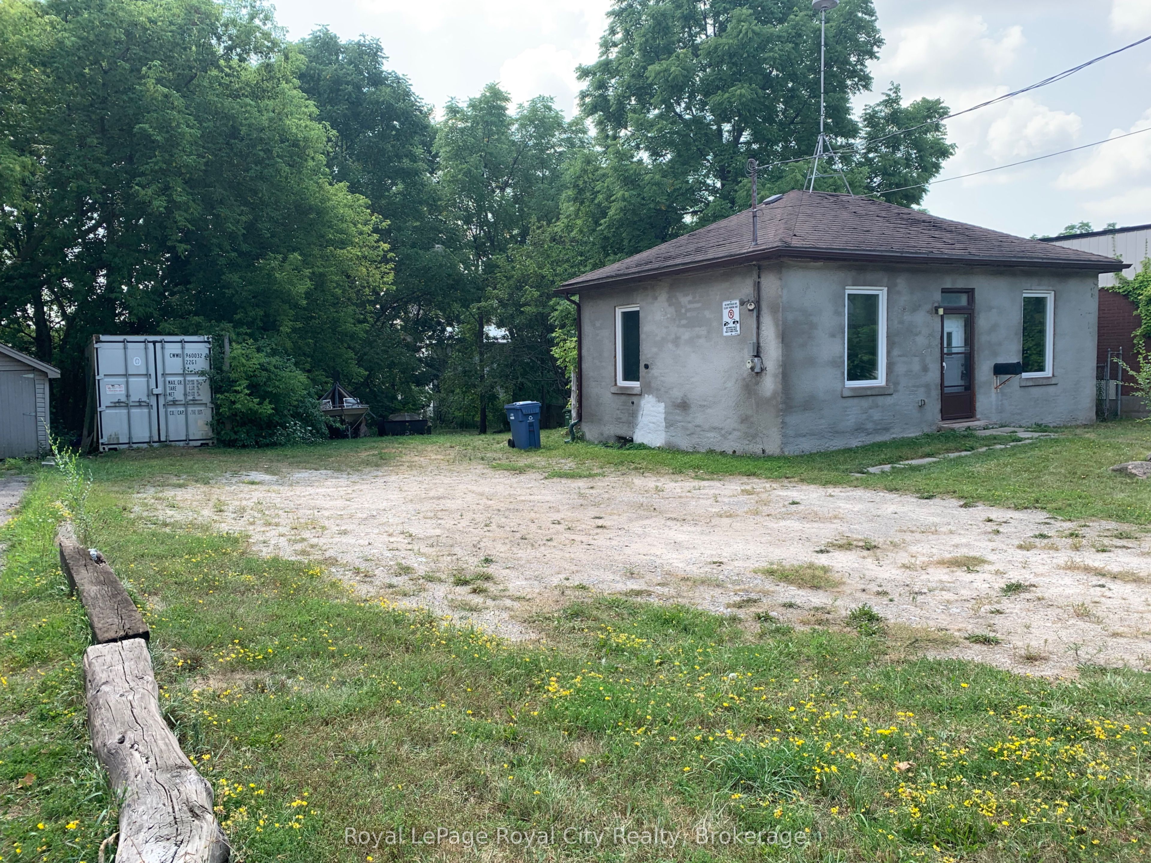 180 Waterloo Avenue Property Photo 1