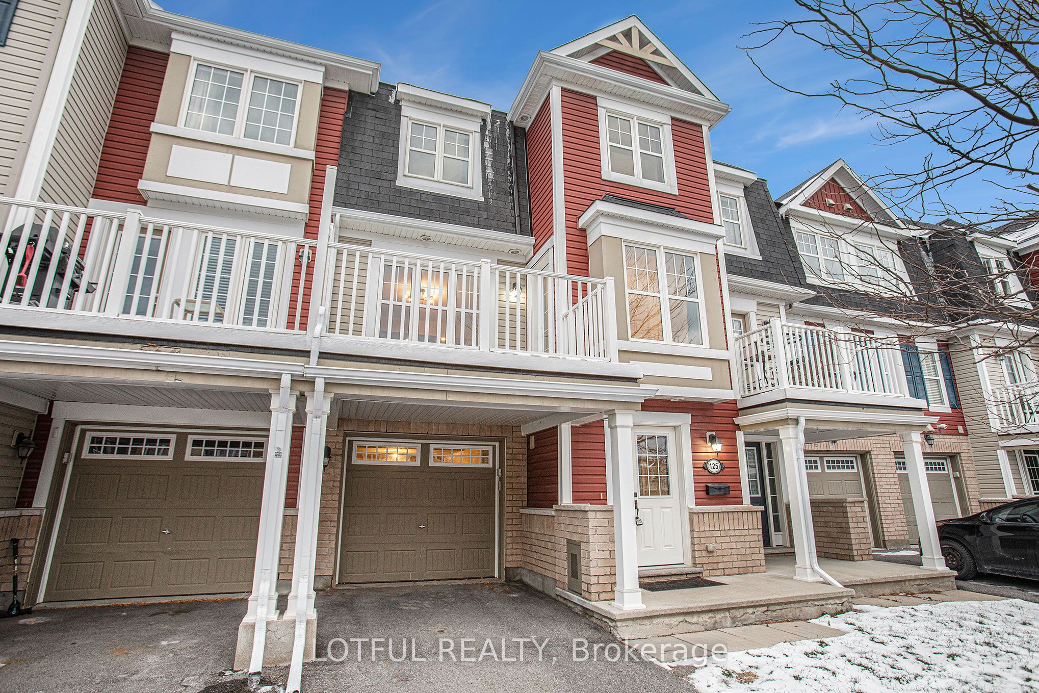 125 Grenadine Street Property Photo 1