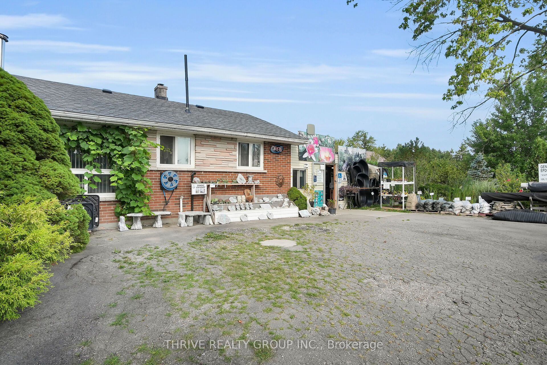 22049 Hyde Park Road Property Photo 3