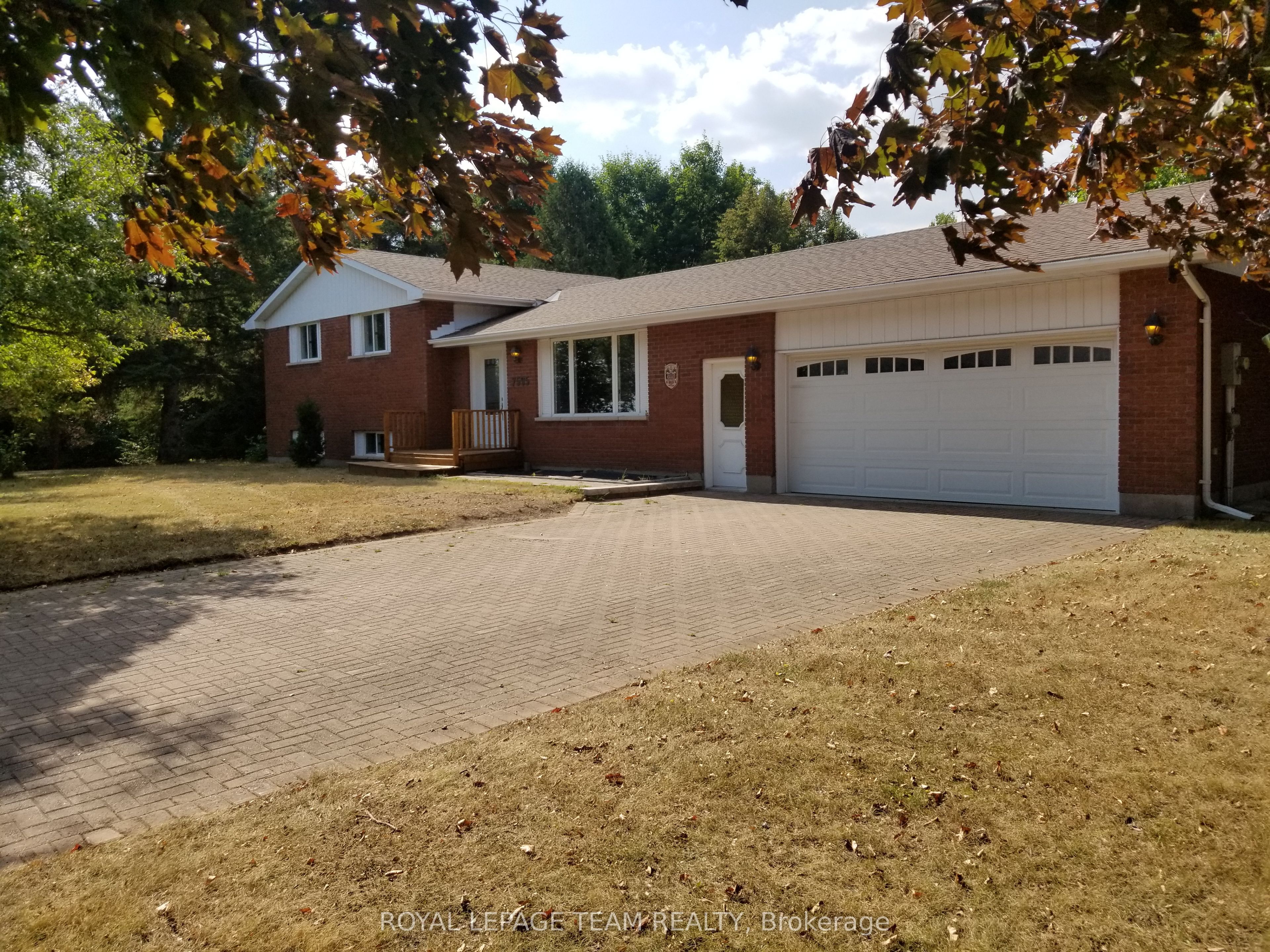 7595 Snake Island Road Property Photo 1